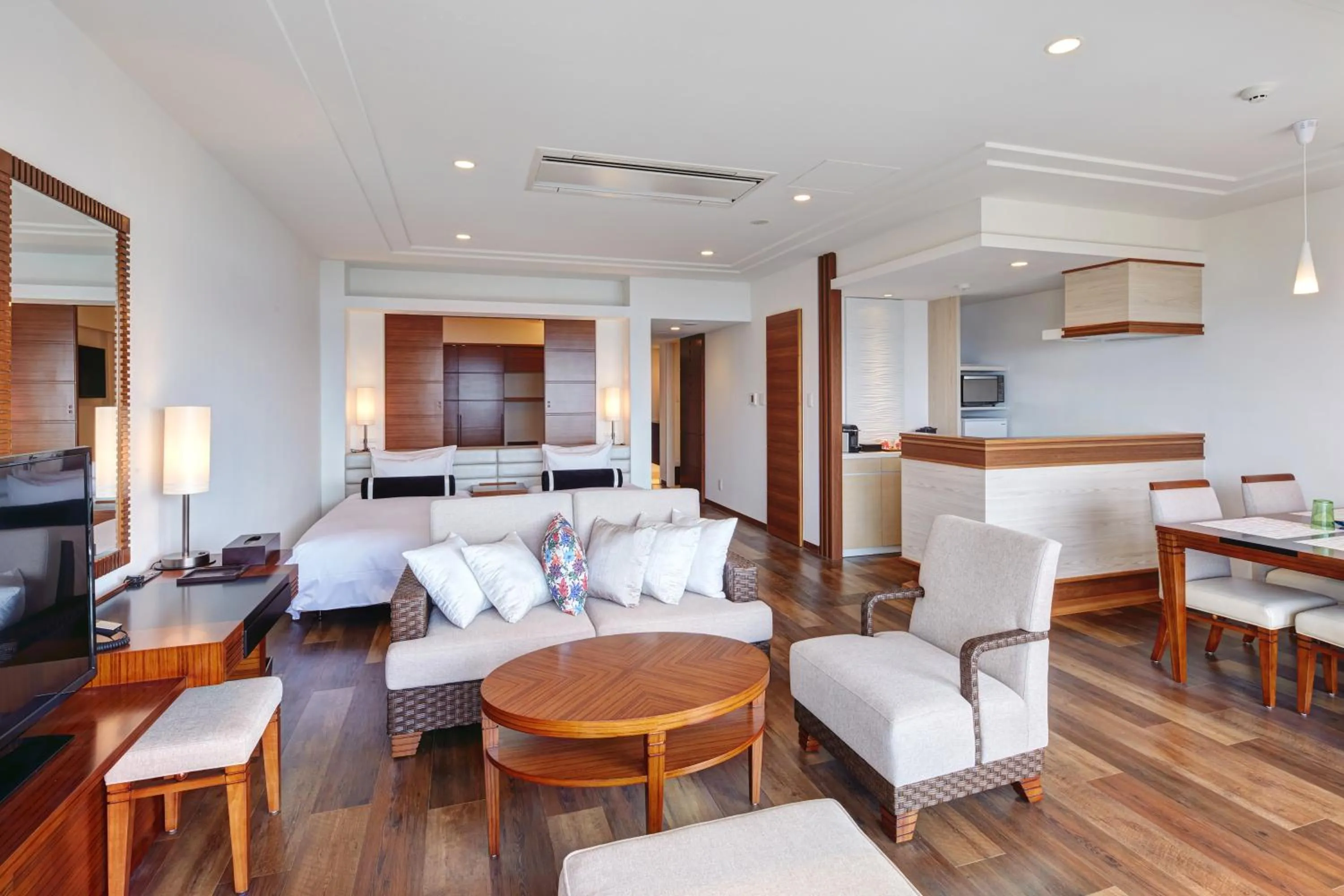 Photo of the whole room in Ala Mahaina Condo Hotel