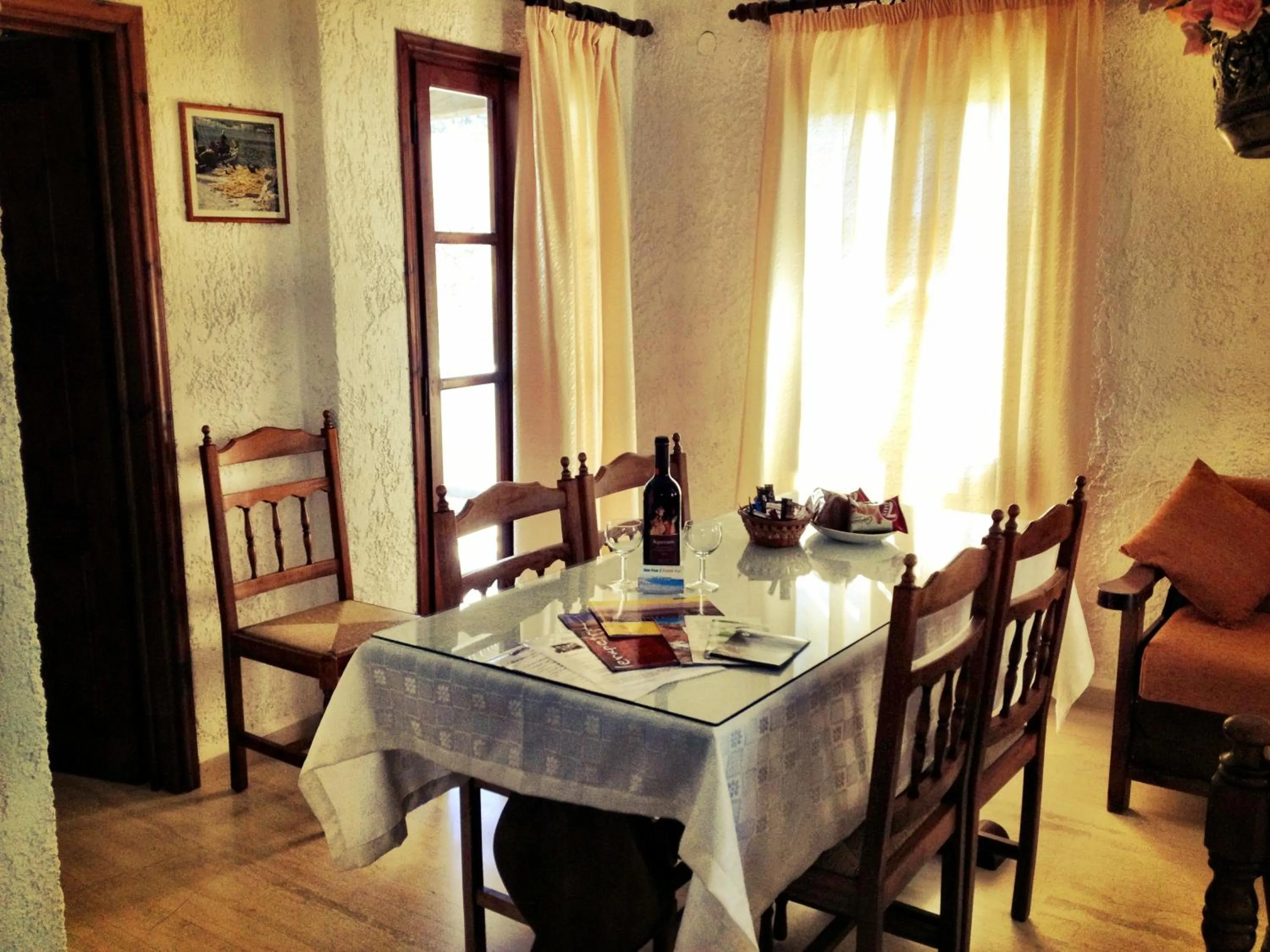 Dining area in Filoxenia Villa