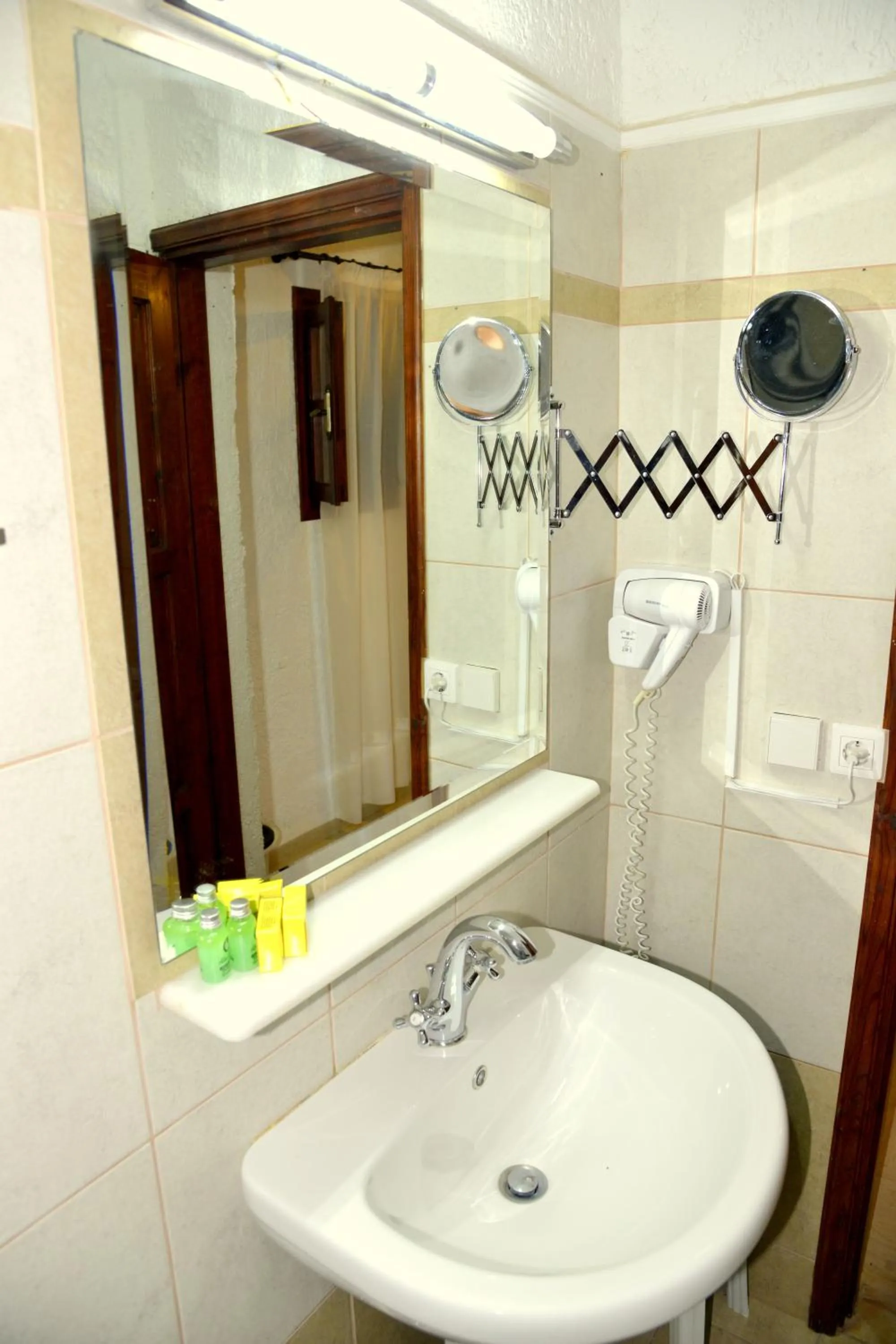 Bathroom in Filoxenia Villa