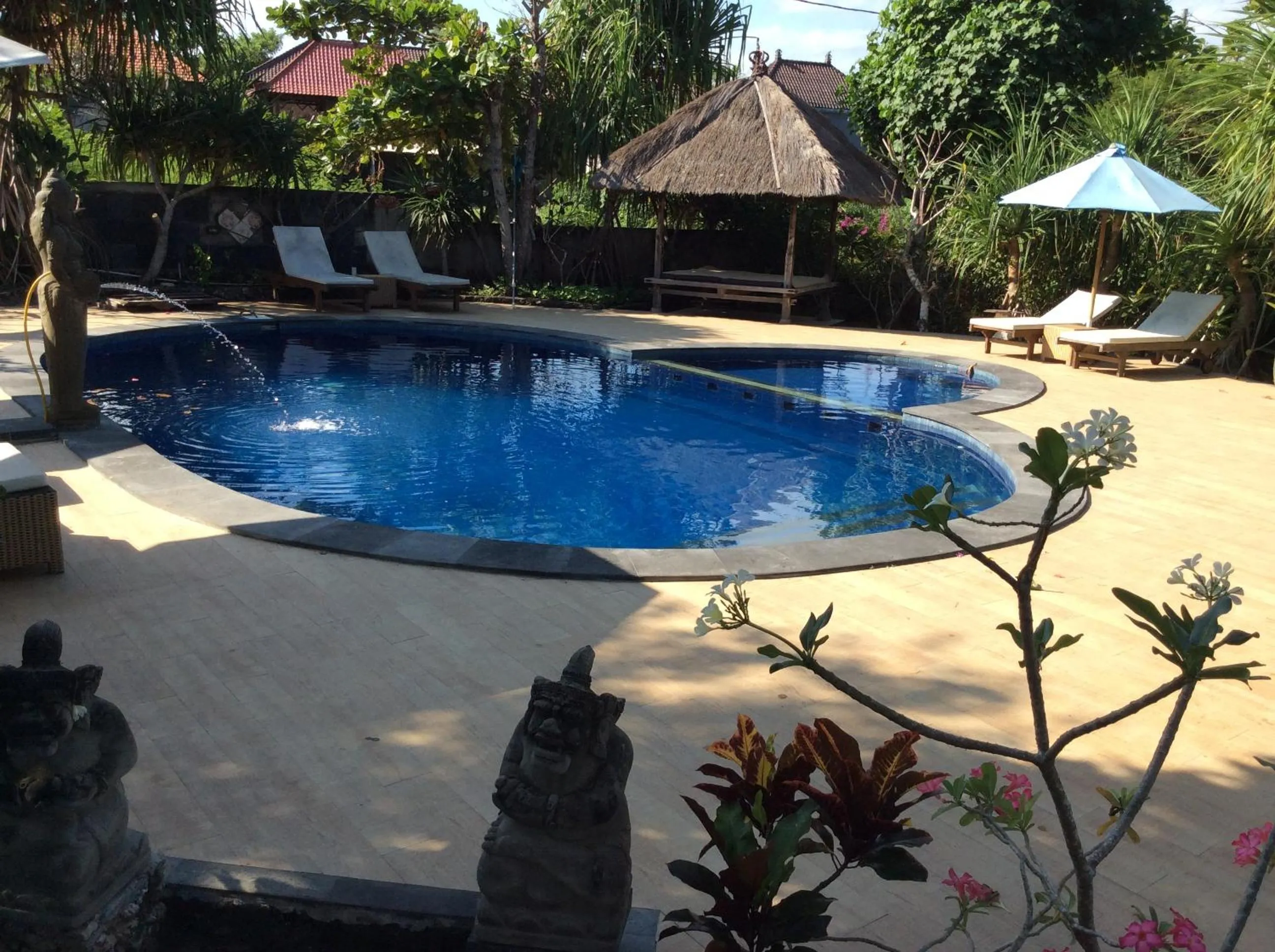 Swimming pool in Sunset Villa Lembongan