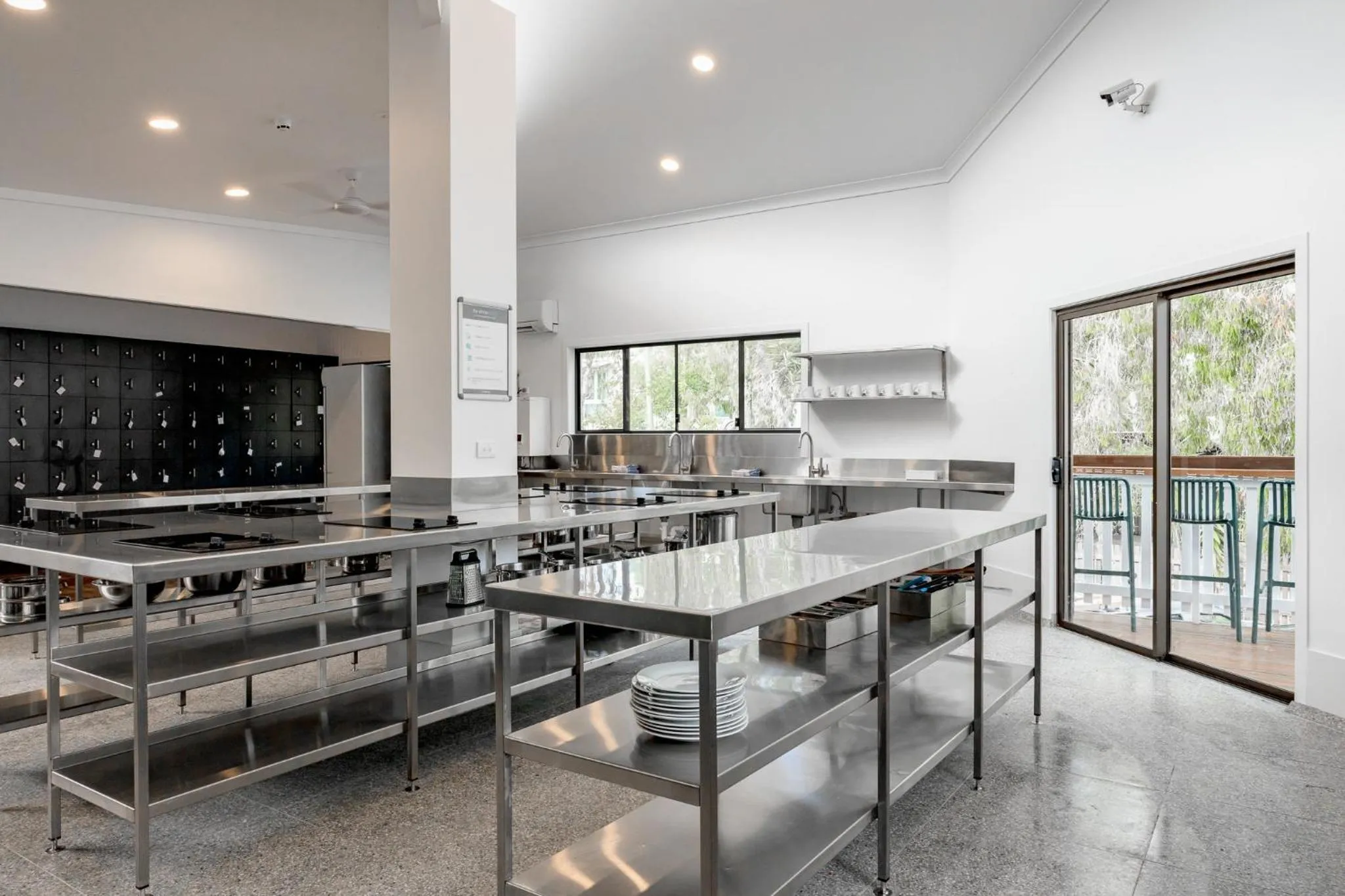 Communal kitchen in Wake Up! Byron Bay