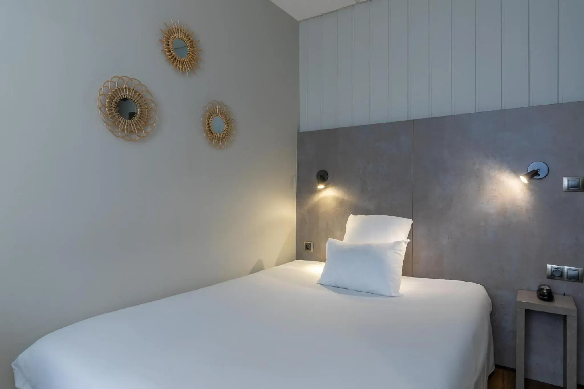 Bedroom, Bed in 1924 Hôtel Bedroom, Bed in 1924 Hôtel