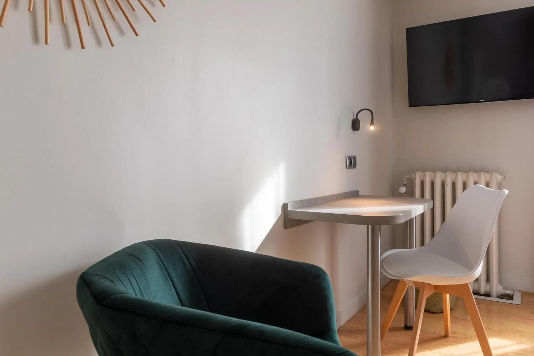 TV and multimedia in 1924 Hôtel