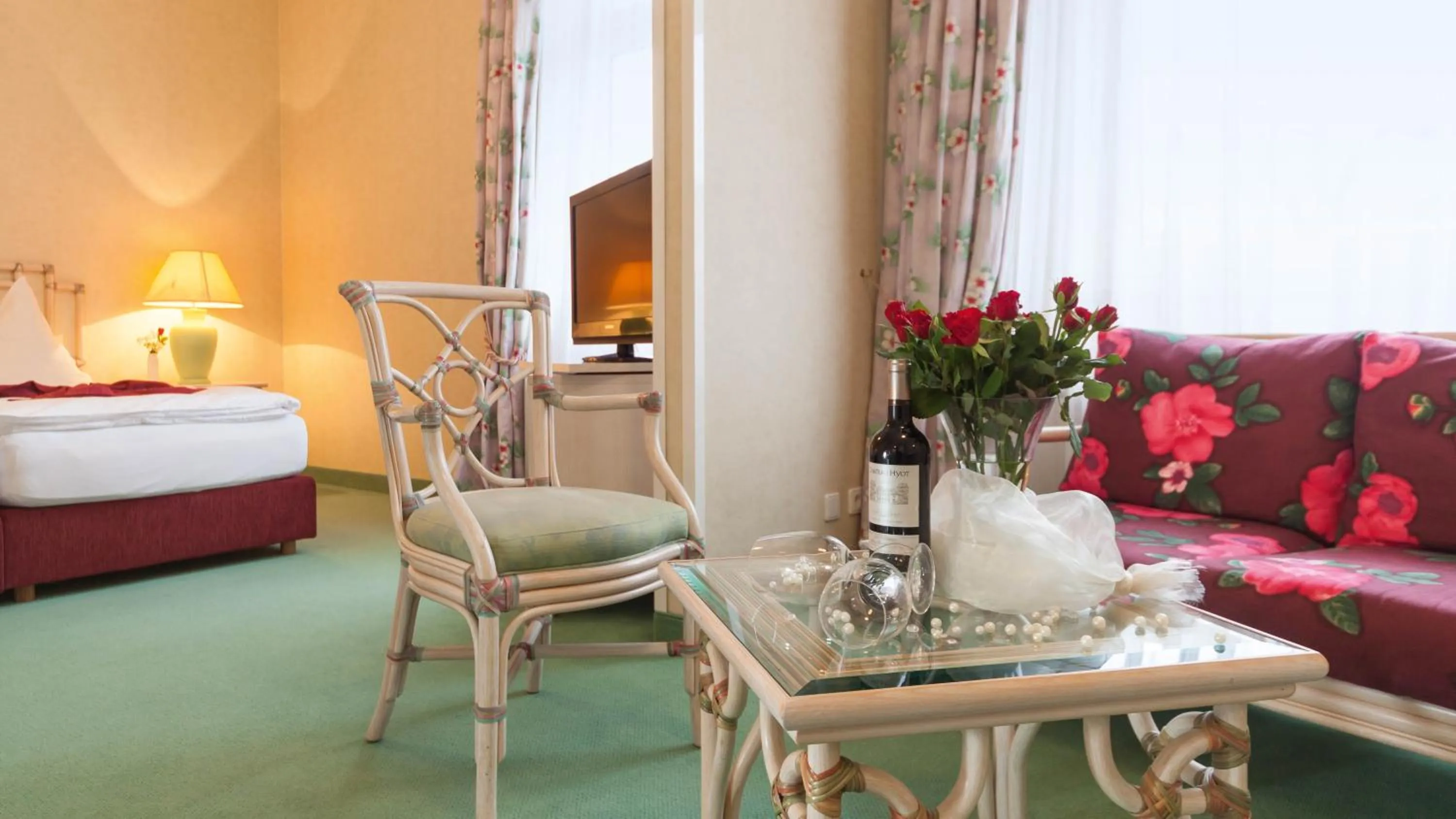 Day, Bed in Campus Garden Businesshotel