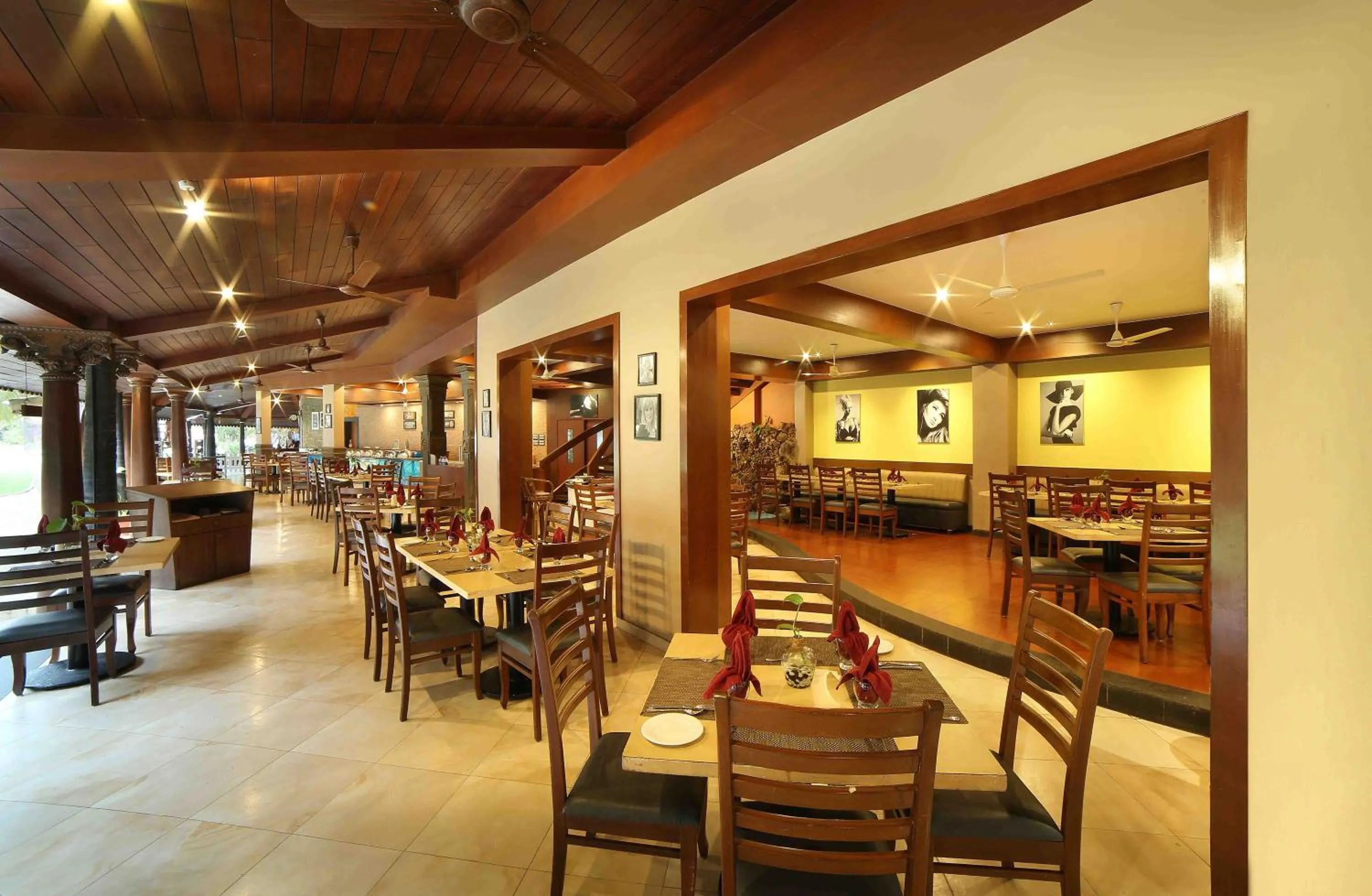 Restaurant/places to eat in Uday Samudra Leisure Beach Hotel & Spa