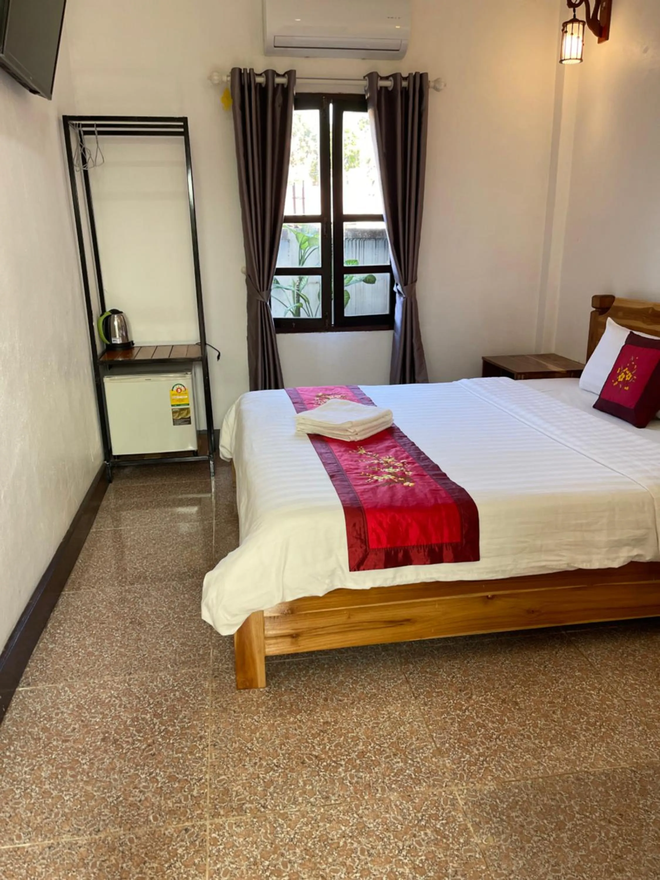 Photo of the whole room, Bed in Liberty Place