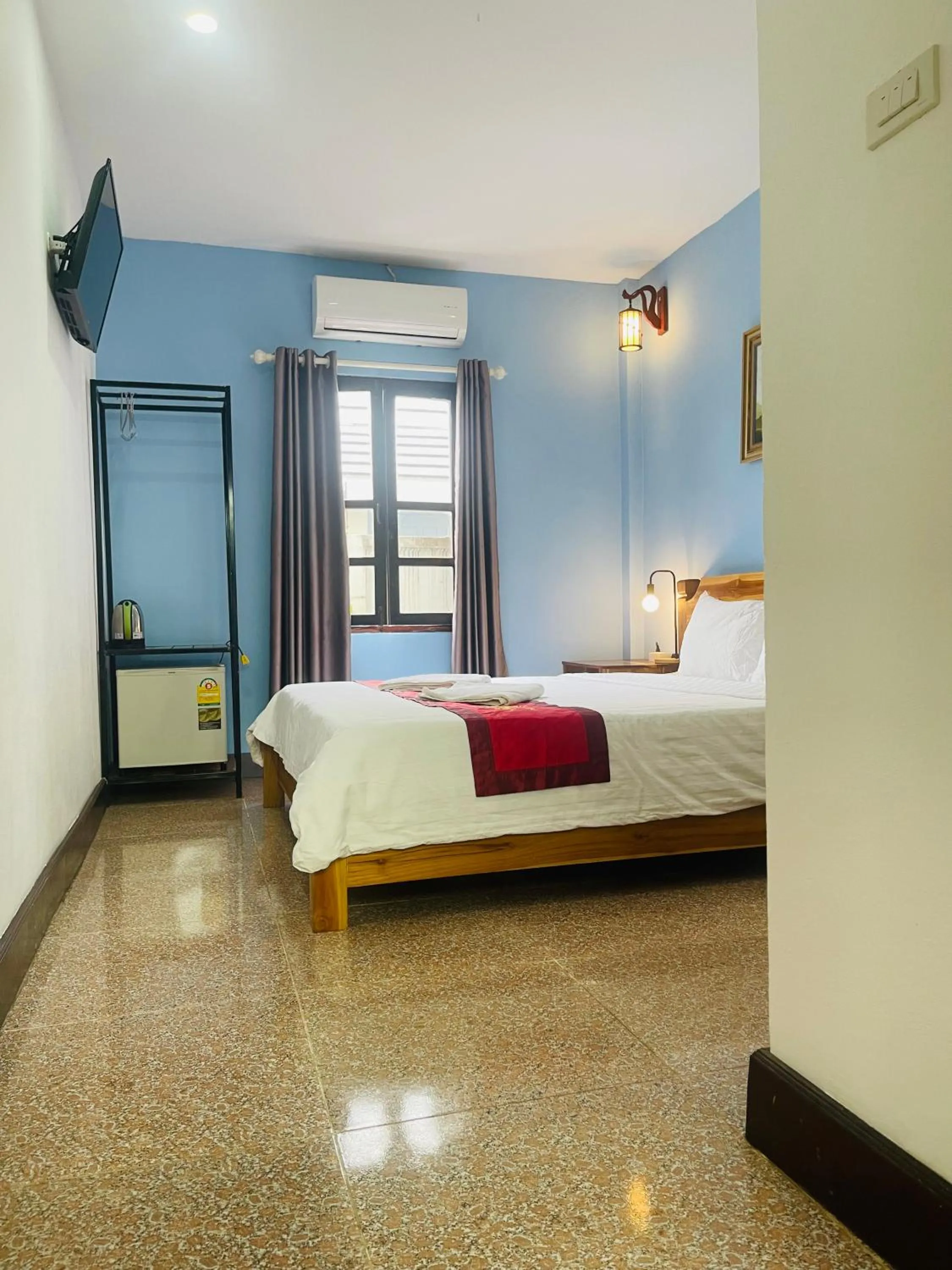 Photo of the whole room, Bed in Liberty Place