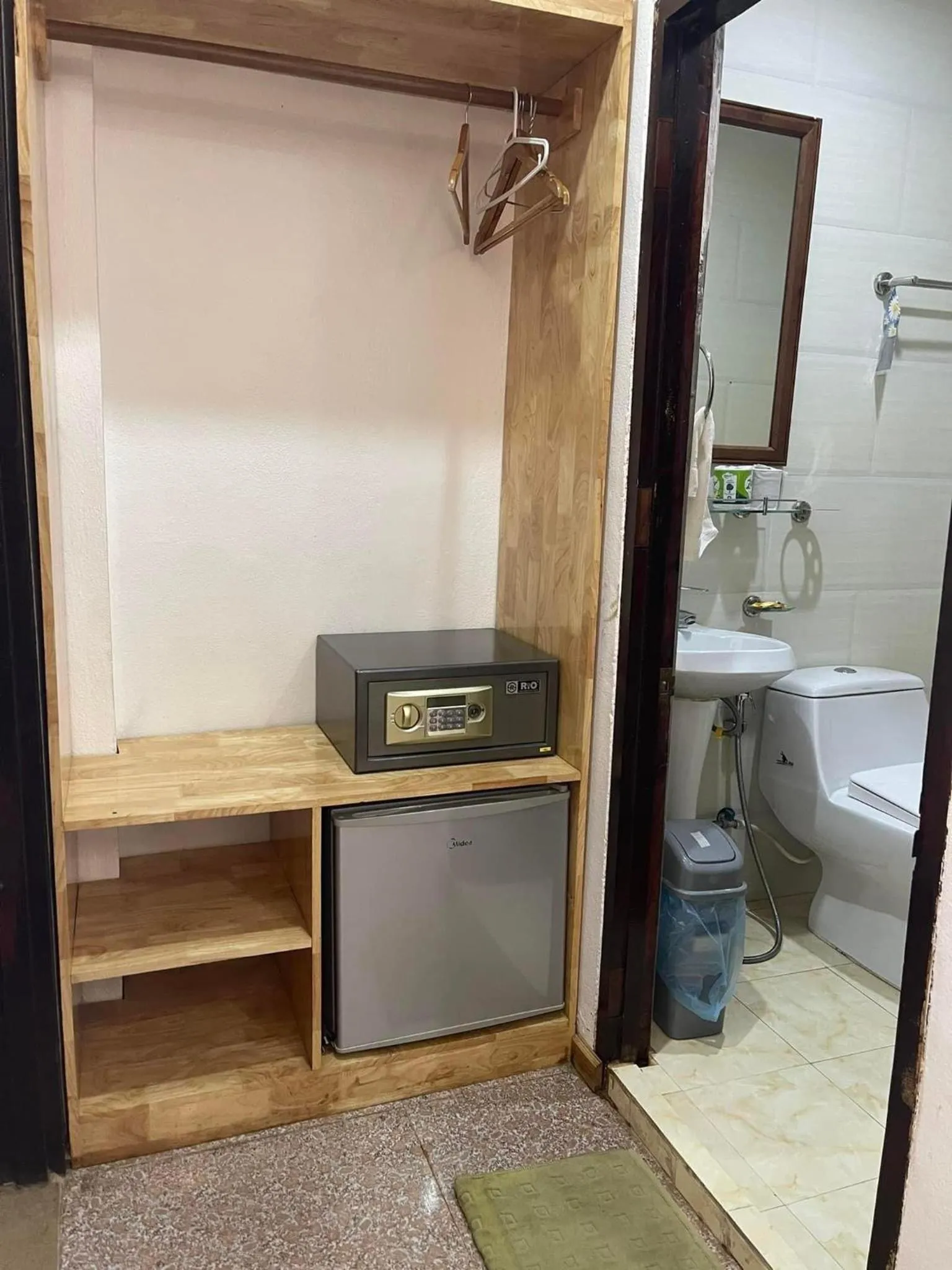 Toilet in Liberty Place