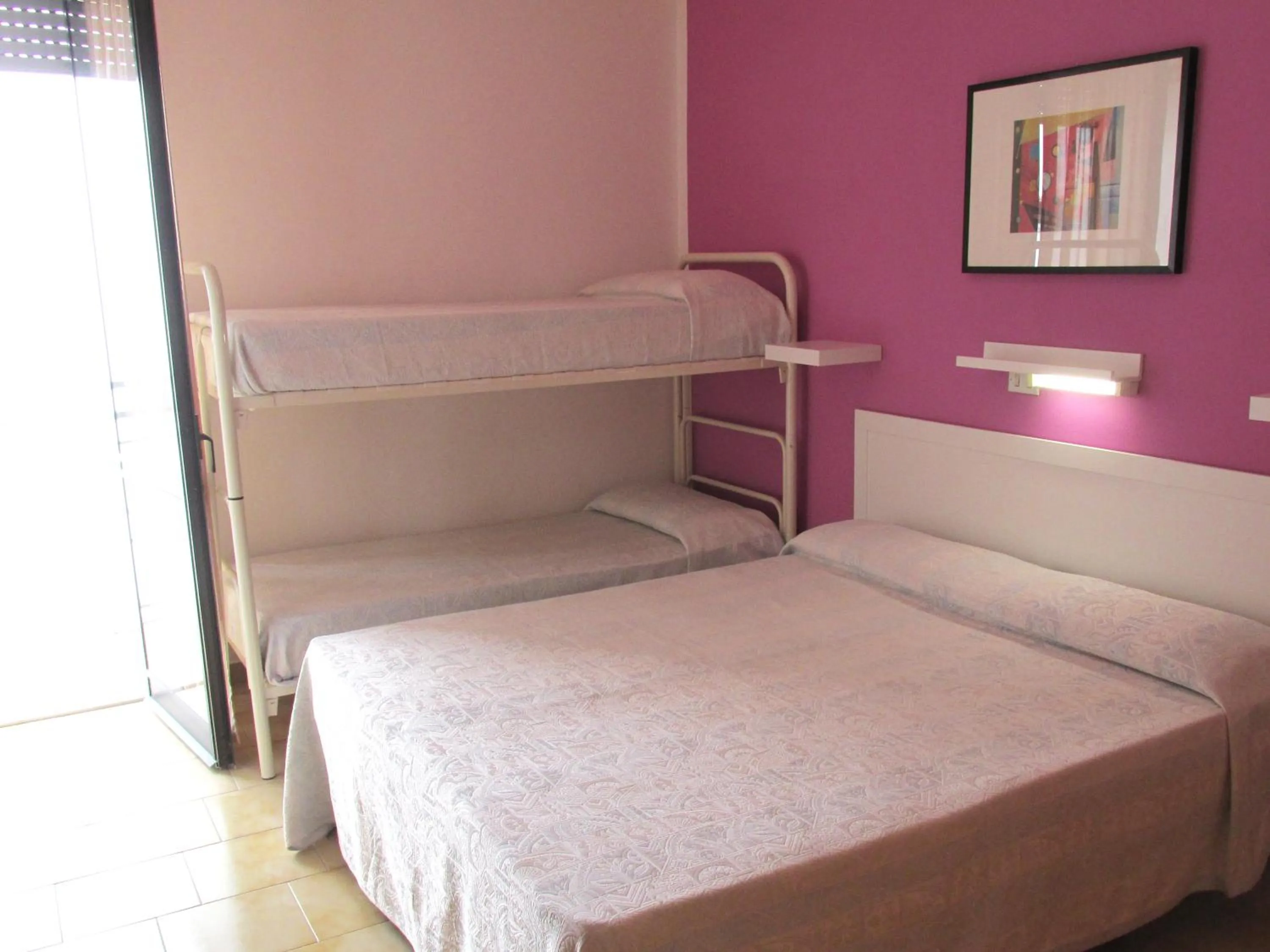 Photo of the whole room, Bed in Hotel Zenith