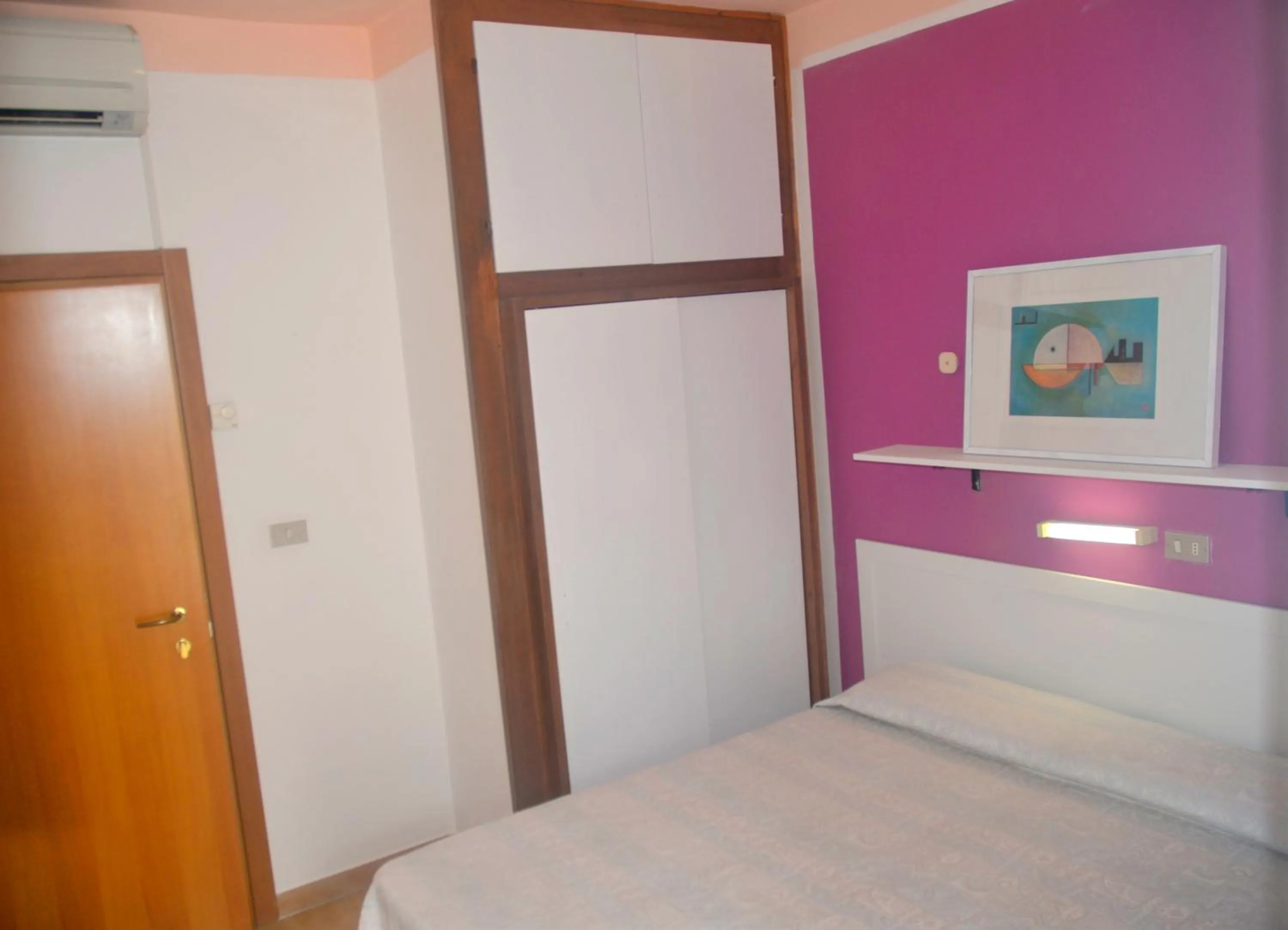 Photo of the whole room, Bed in Hotel Zenith