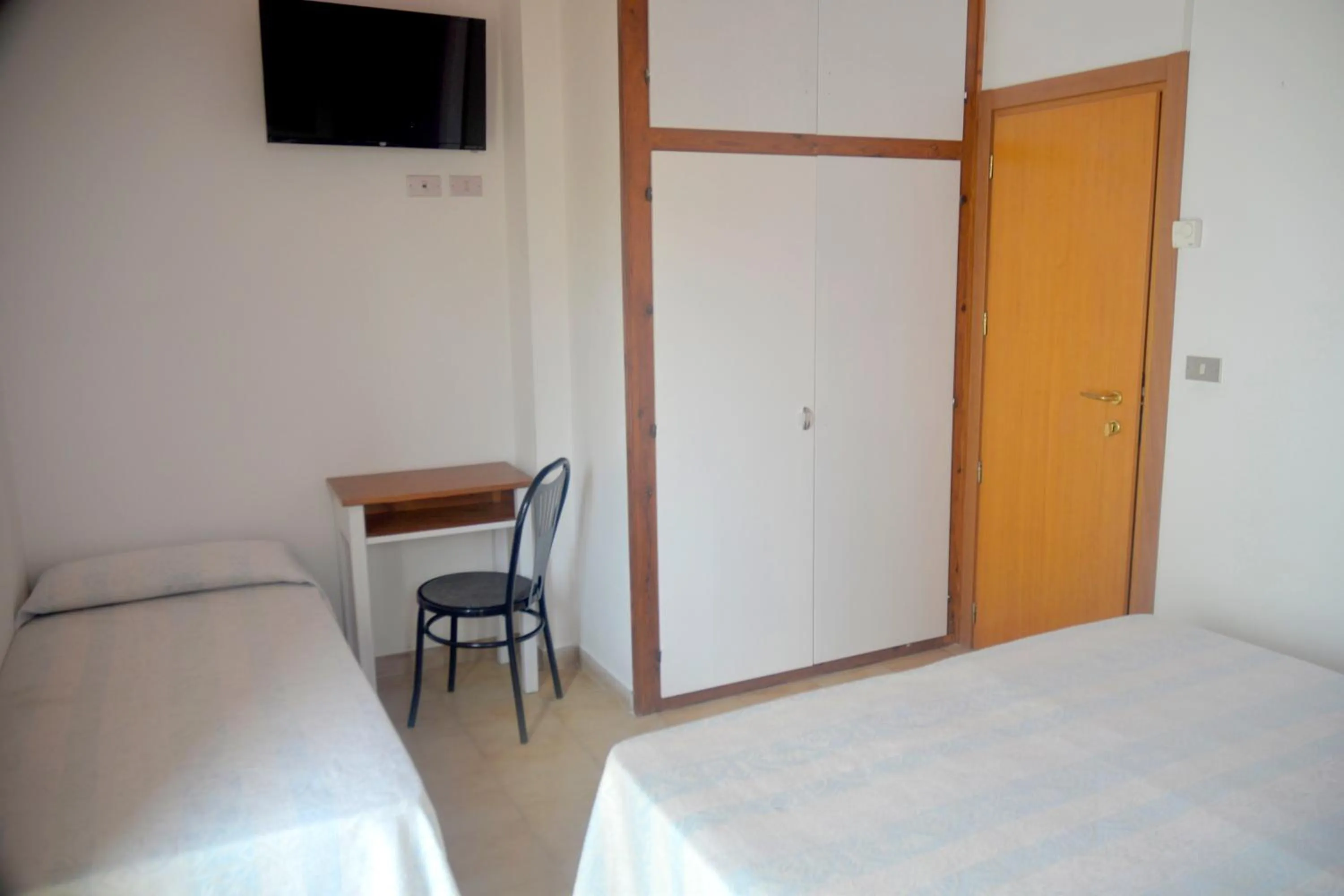 Photo of the whole room, Bed in Hotel Zenith