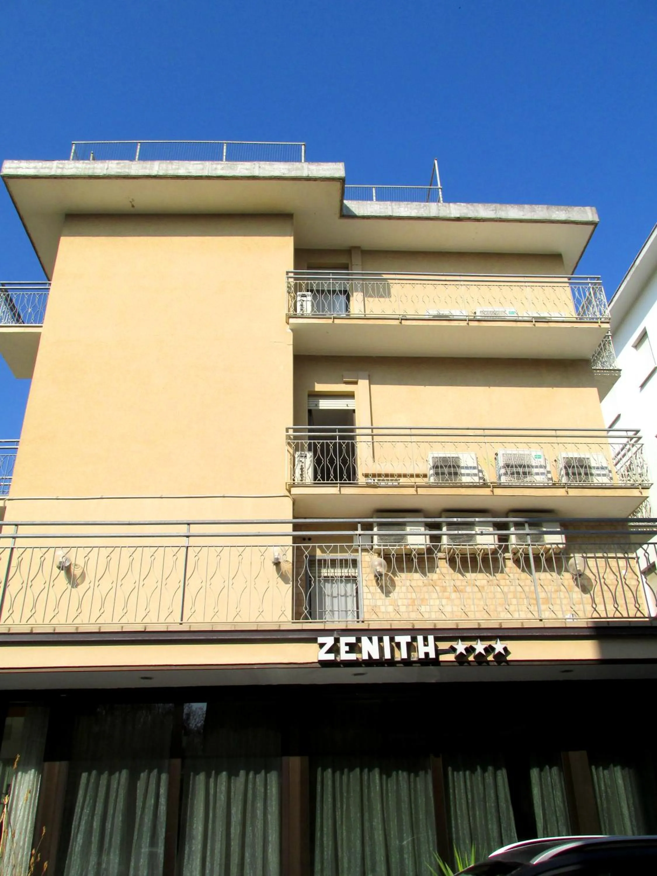 Property building in Hotel Zenith