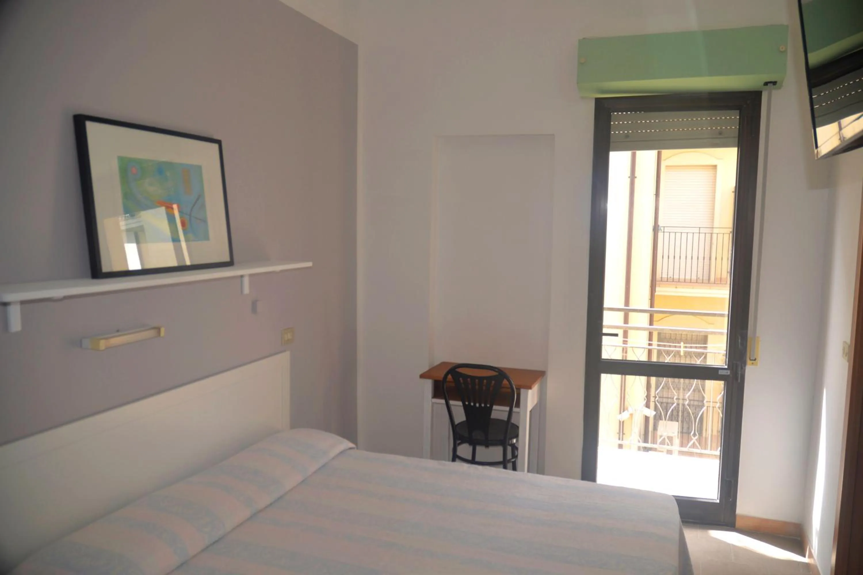 Photo of the whole room, Bed in Hotel Zenith