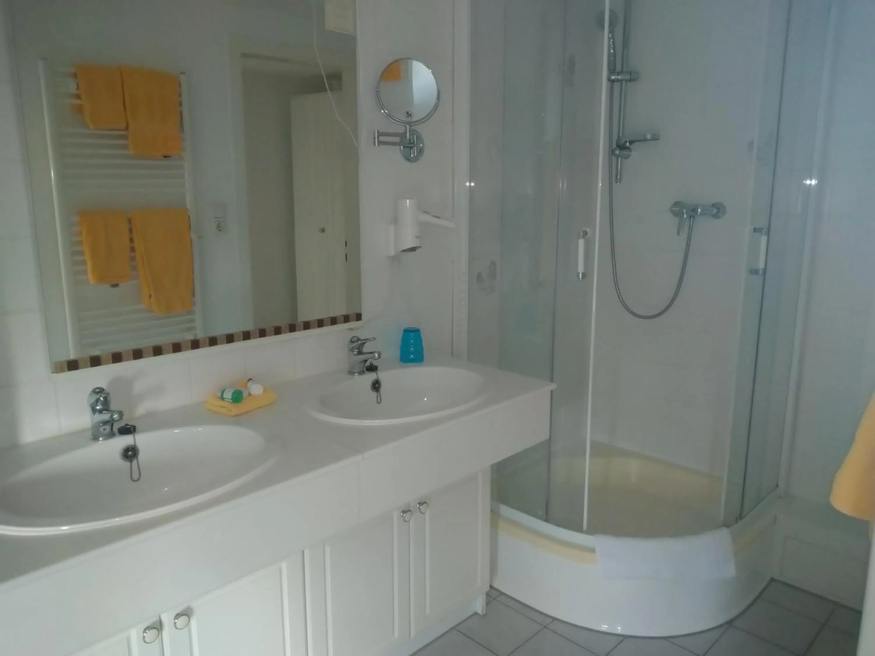 Shower in Hotel Möven-Kieker