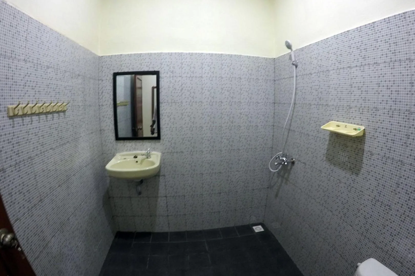 Bathroom in D'Batur Hotel