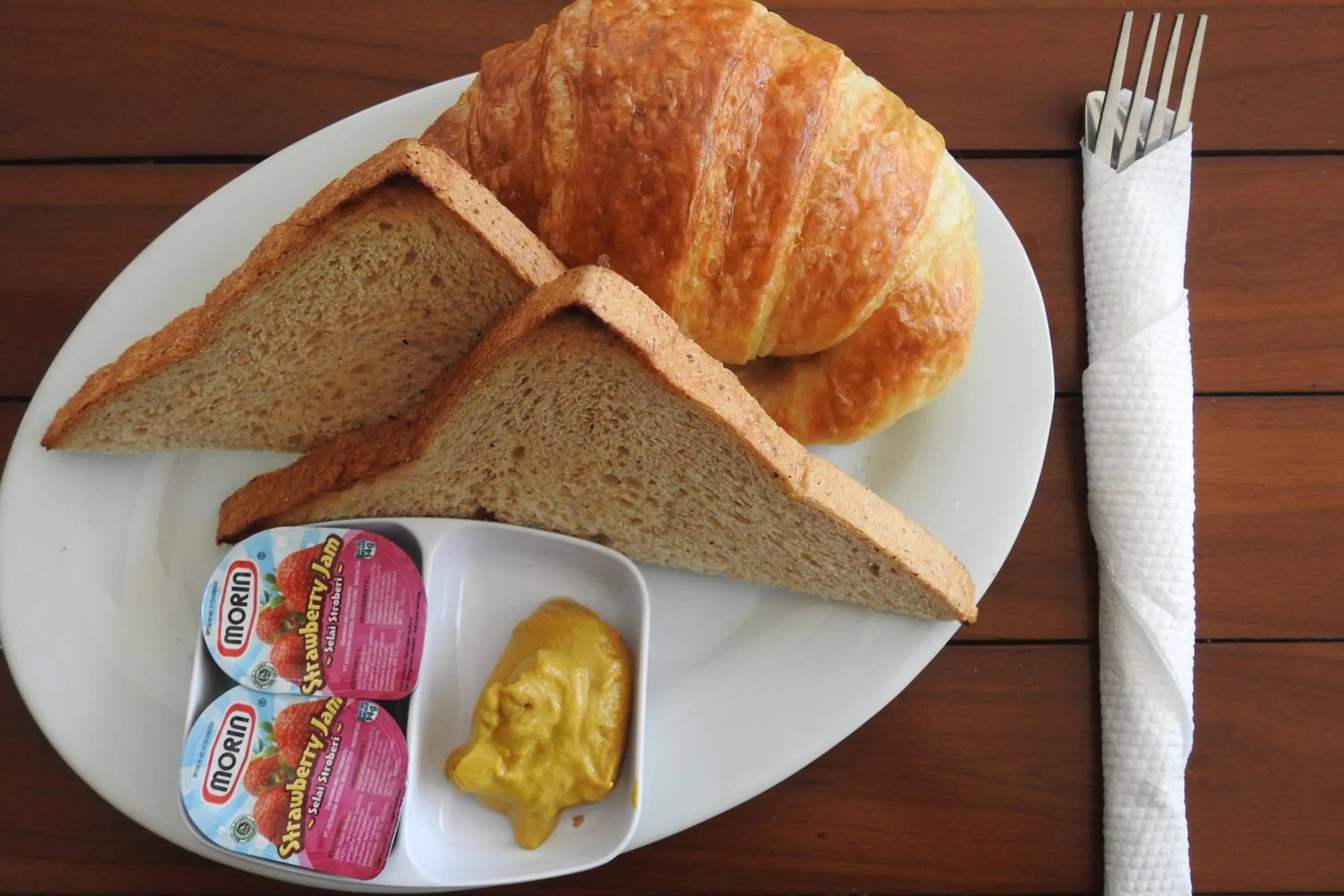 Food and drinks in D'Batur Hotel