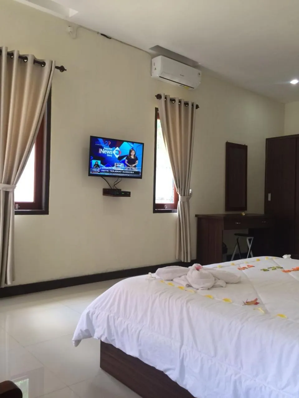 Bed in D'Batur Hotel