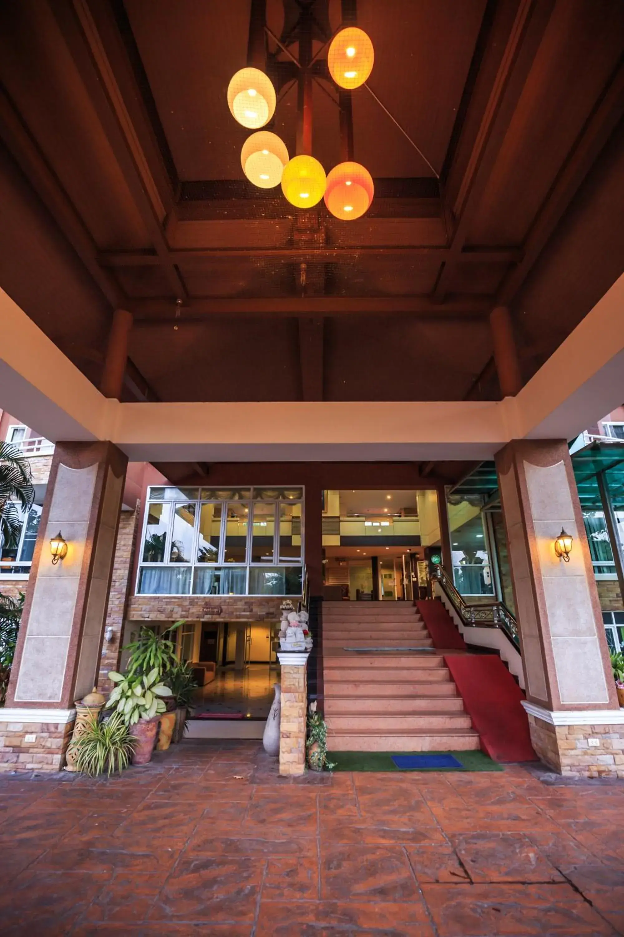 Facade/entrance in Kwanruen Resort Facade/entrance in Kwanruen Resort