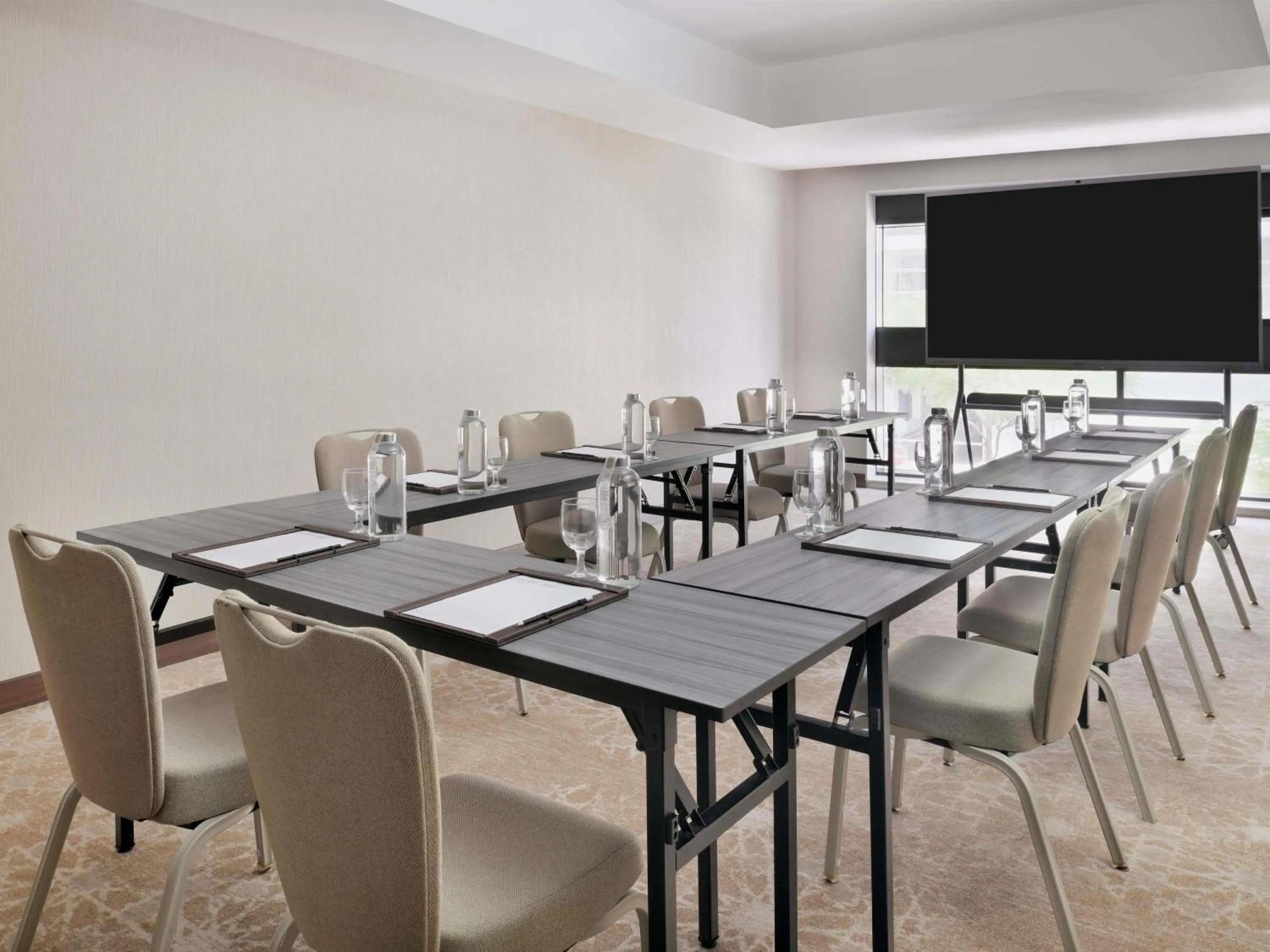 Meeting/conference room in Mövenpick Hotel Apartments Downtown Dubai
