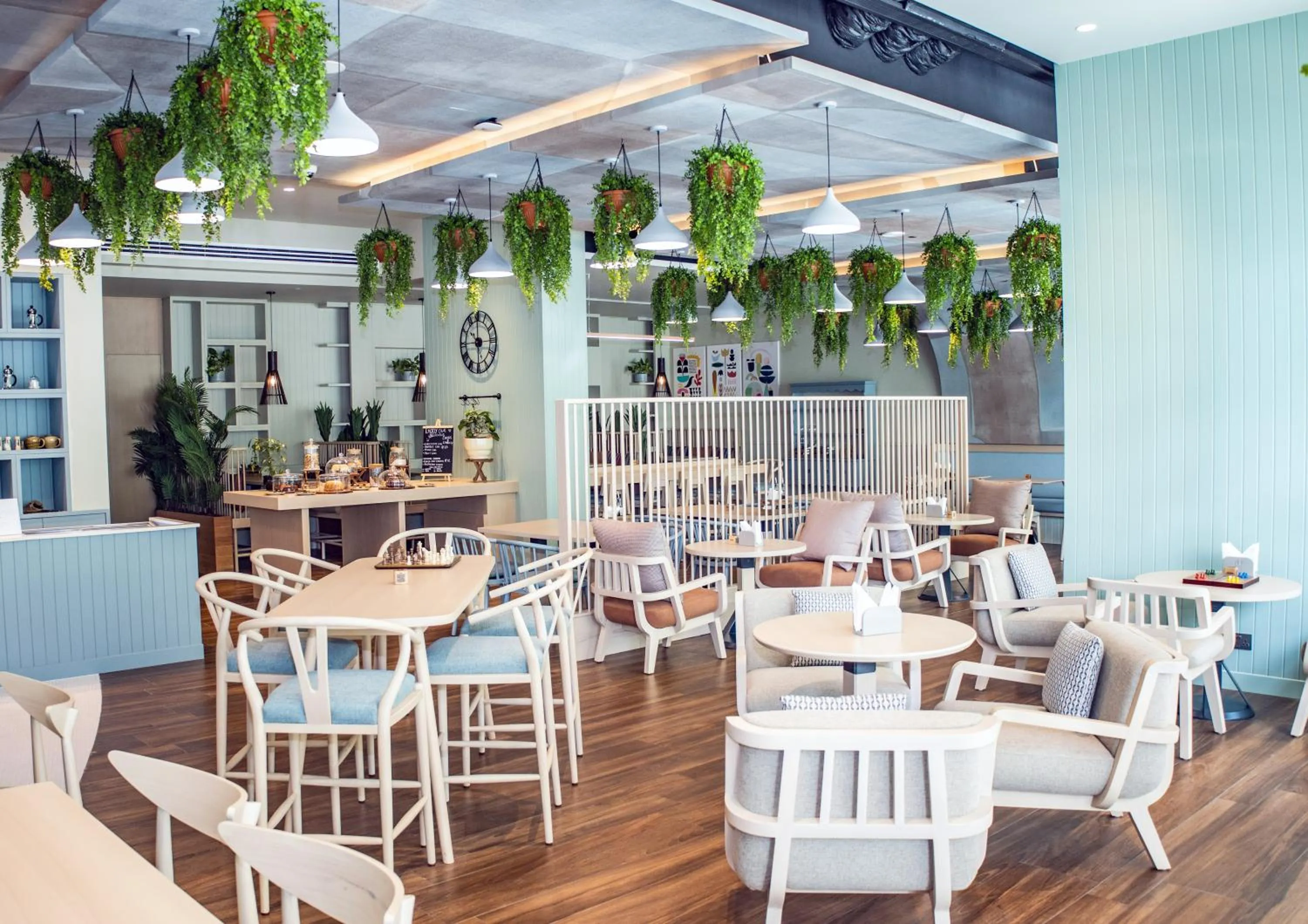 Restaurant/places to eat in Mövenpick Hotel Apartments Downtown Dubai