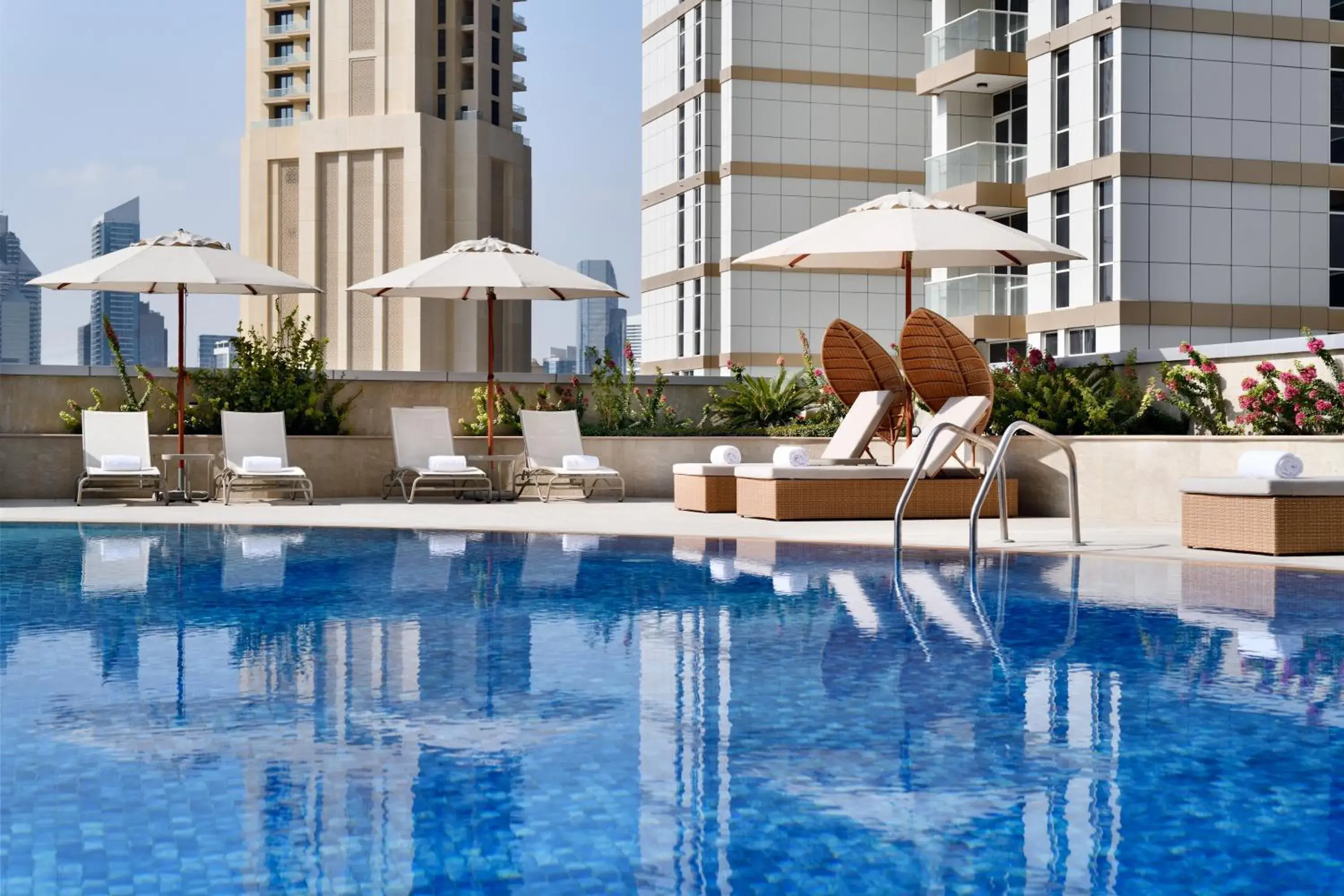 Swimming pool in Mövenpick Hotel Apartments Downtown Dubai Swimming pool in Mövenpick Hotel Apartments Downtown Dubai