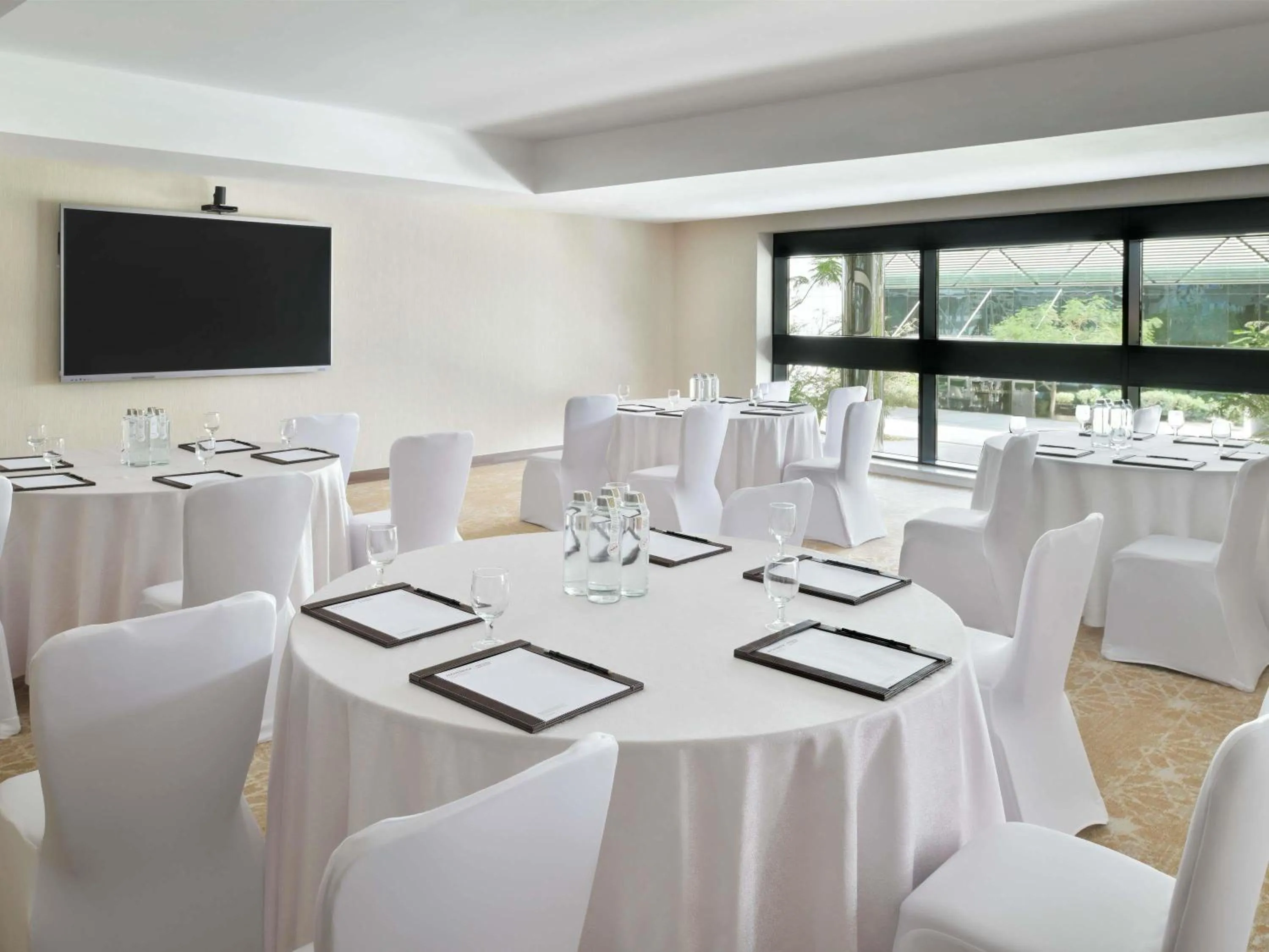 Meeting/conference room in Mövenpick Hotel Apartments Downtown Dubai