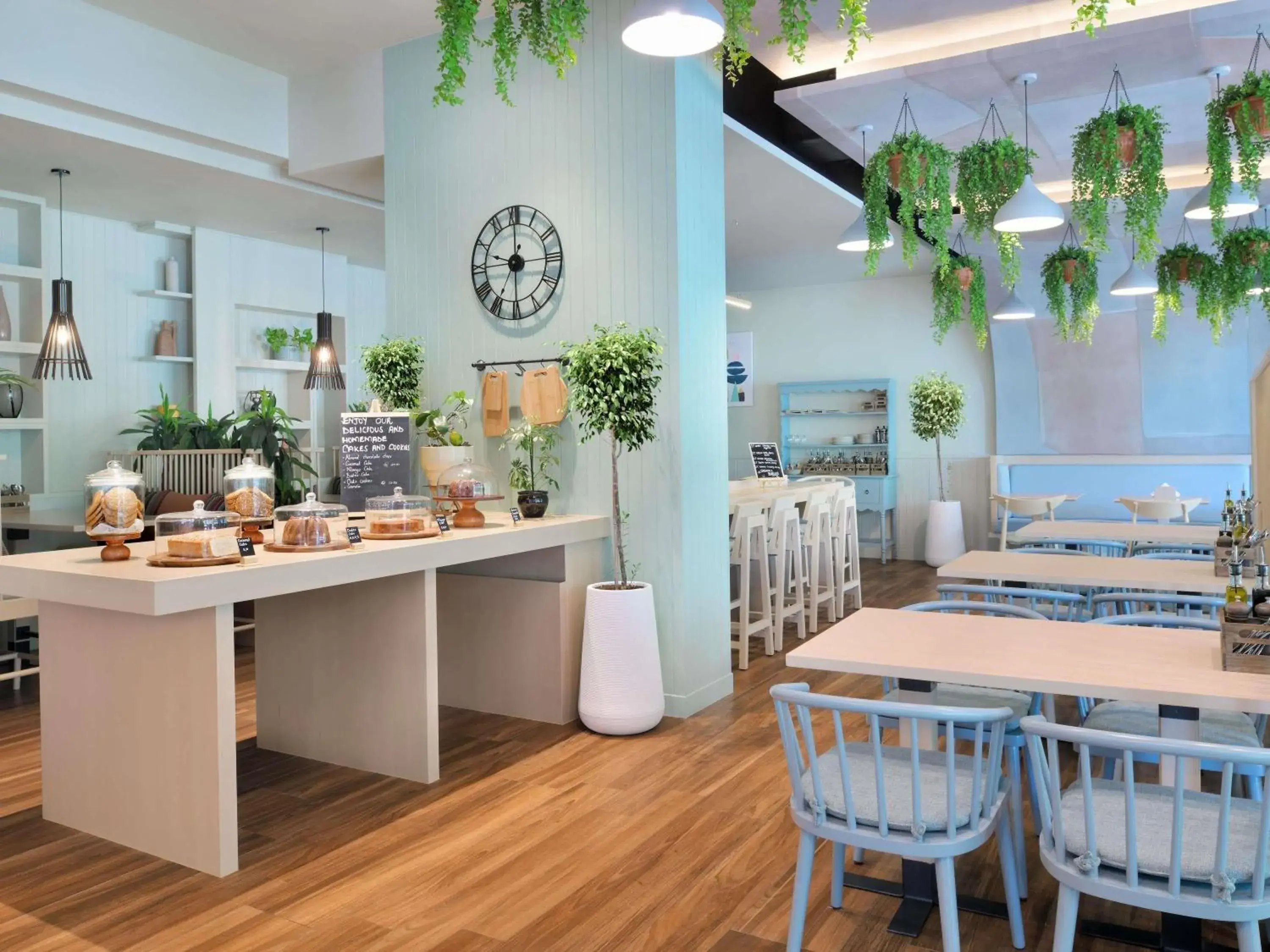 Restaurant/places to eat in Mövenpick Hotel Apartments Downtown Dubai Restaurant/places to eat in Mövenpick Hotel Apartments Downtown Dubai