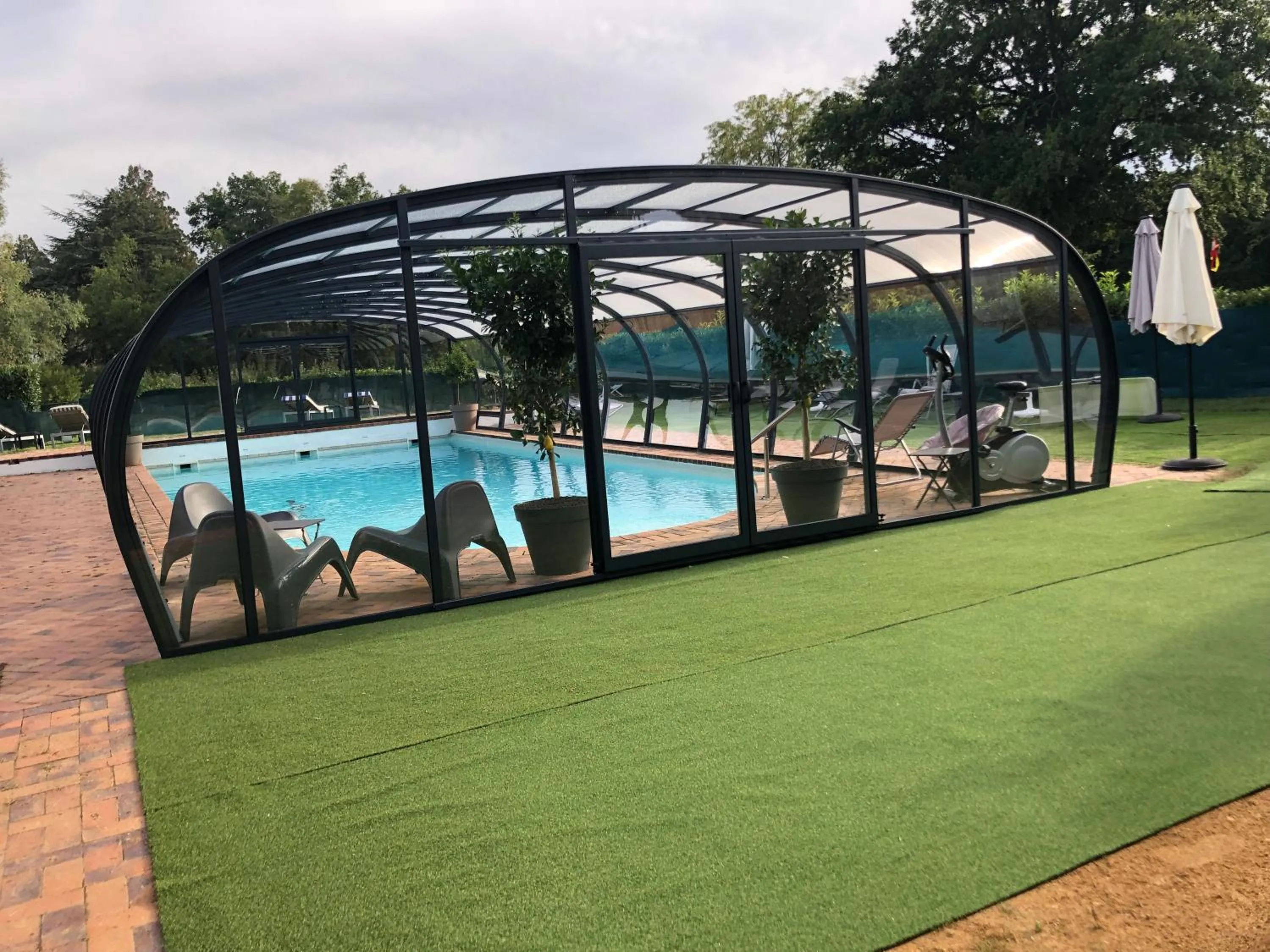 ORANGERIE de CHATEL-Selection FIGARO & ELLE Magazine