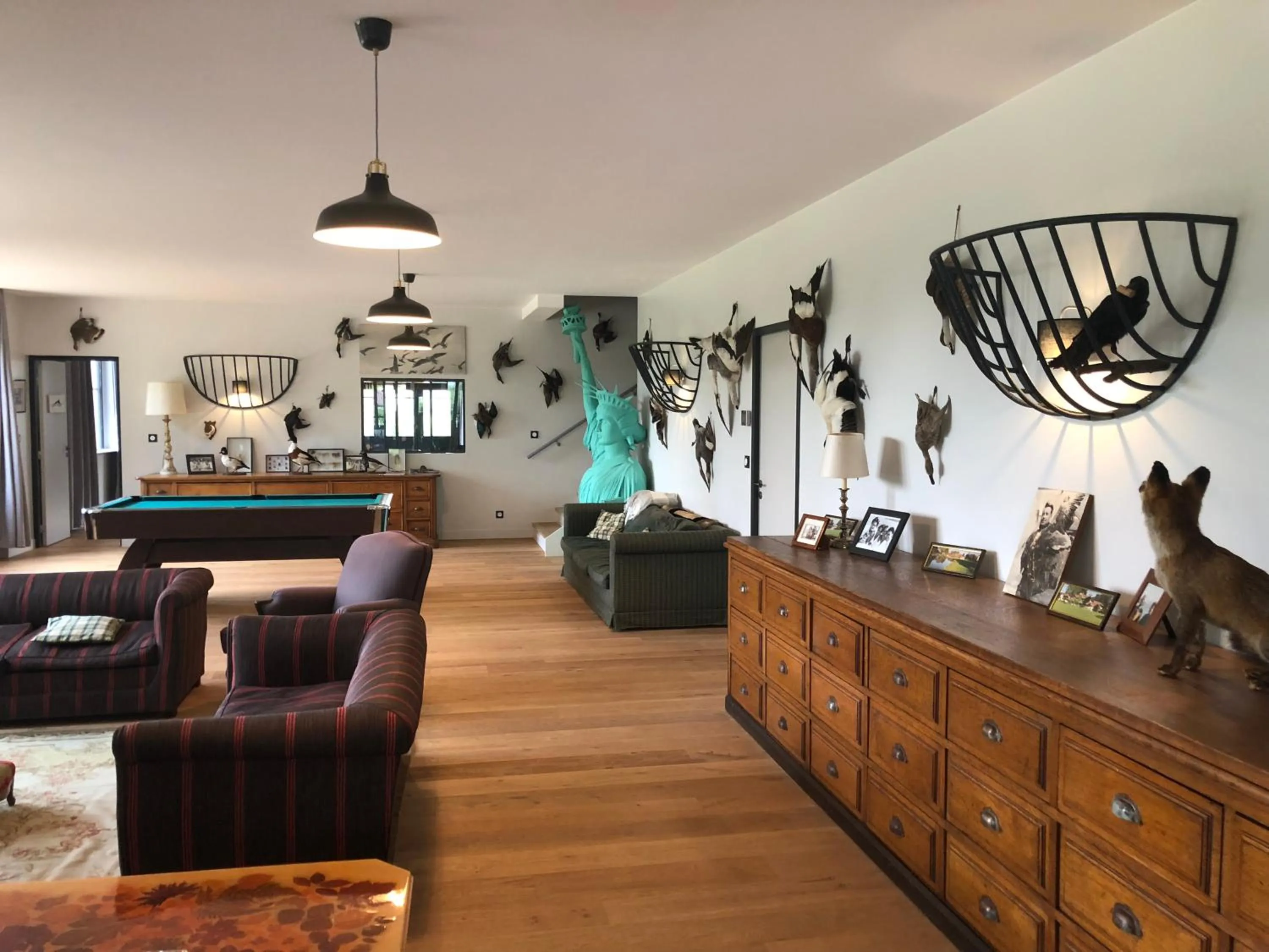 Decorative detail in ORANGERIE de CHATEL-Selection FIGARO & ELLE Magazine