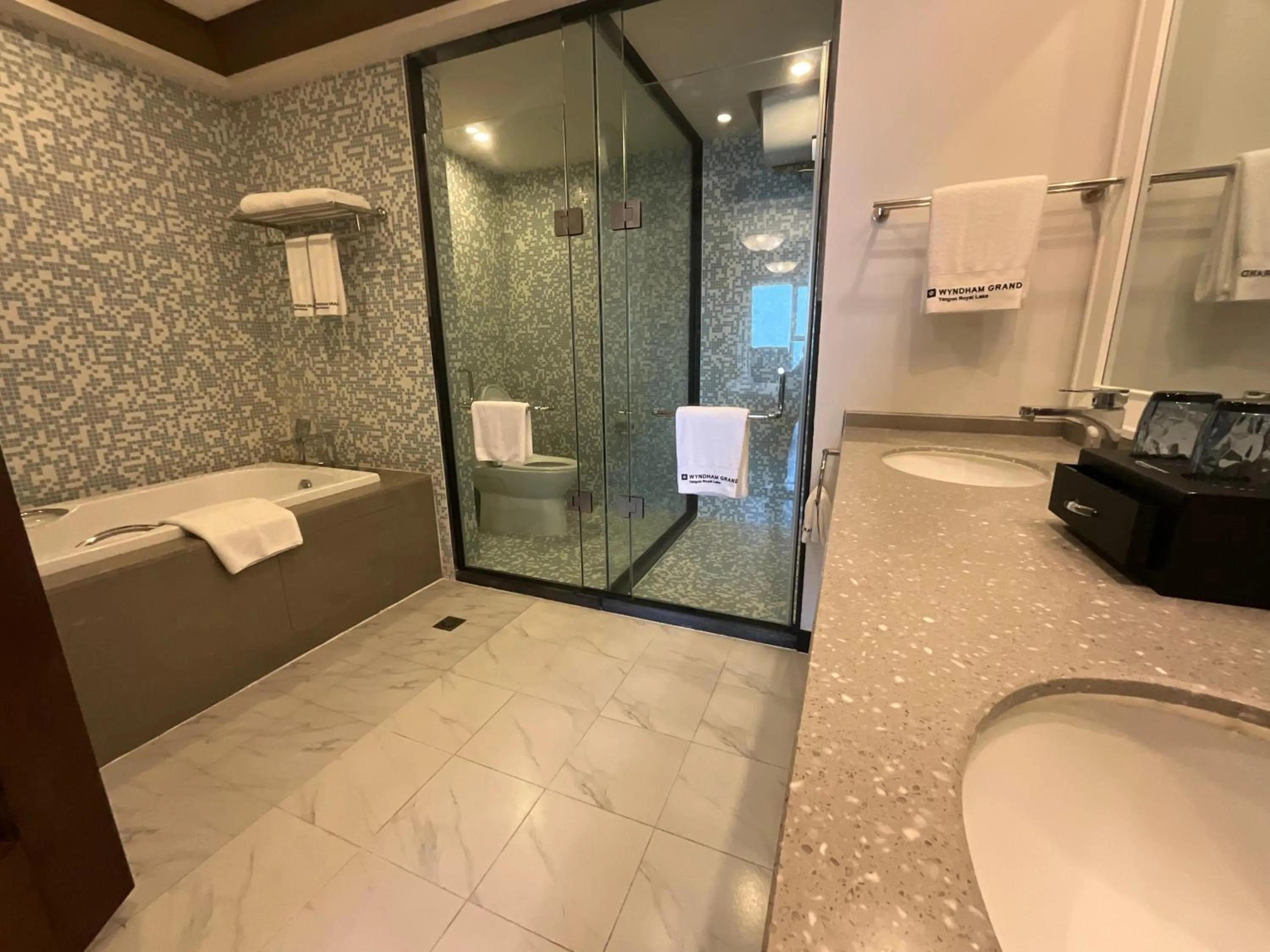 Shower in Kantharyar Serviced Apartment