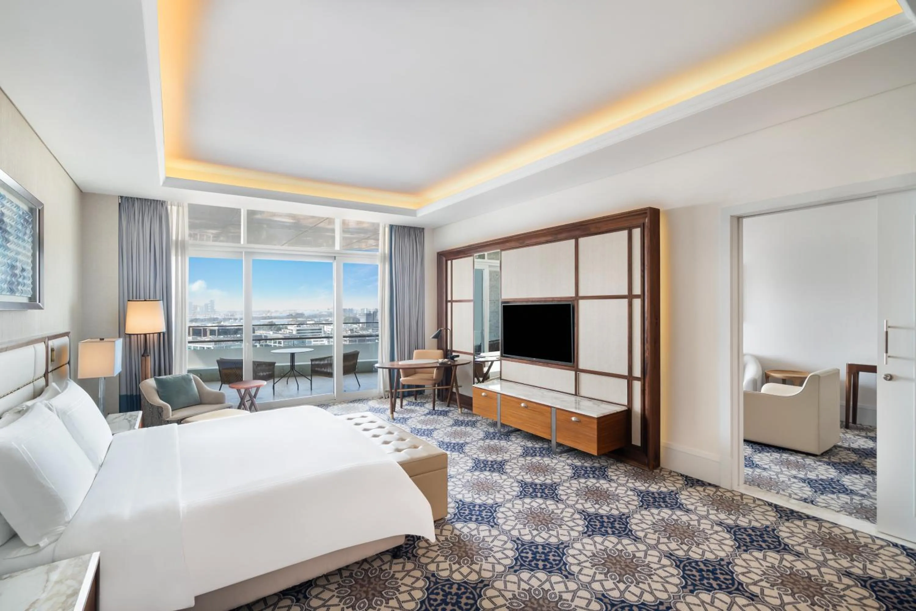 Bed in Grand Plaza Mövenpick Media City