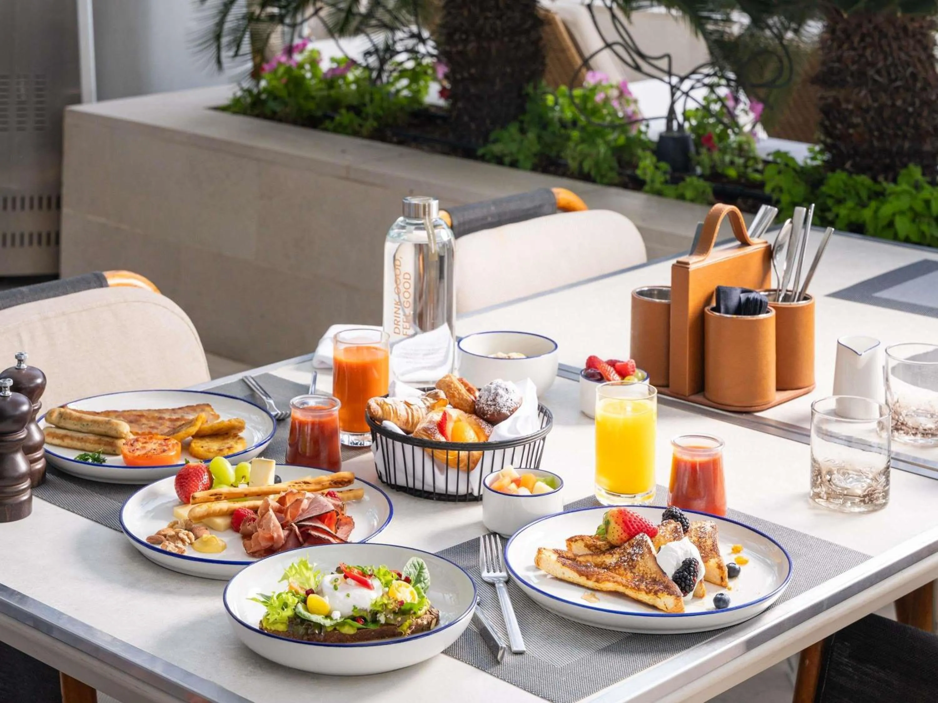 Breakfast in Grand Plaza Mövenpick Media City