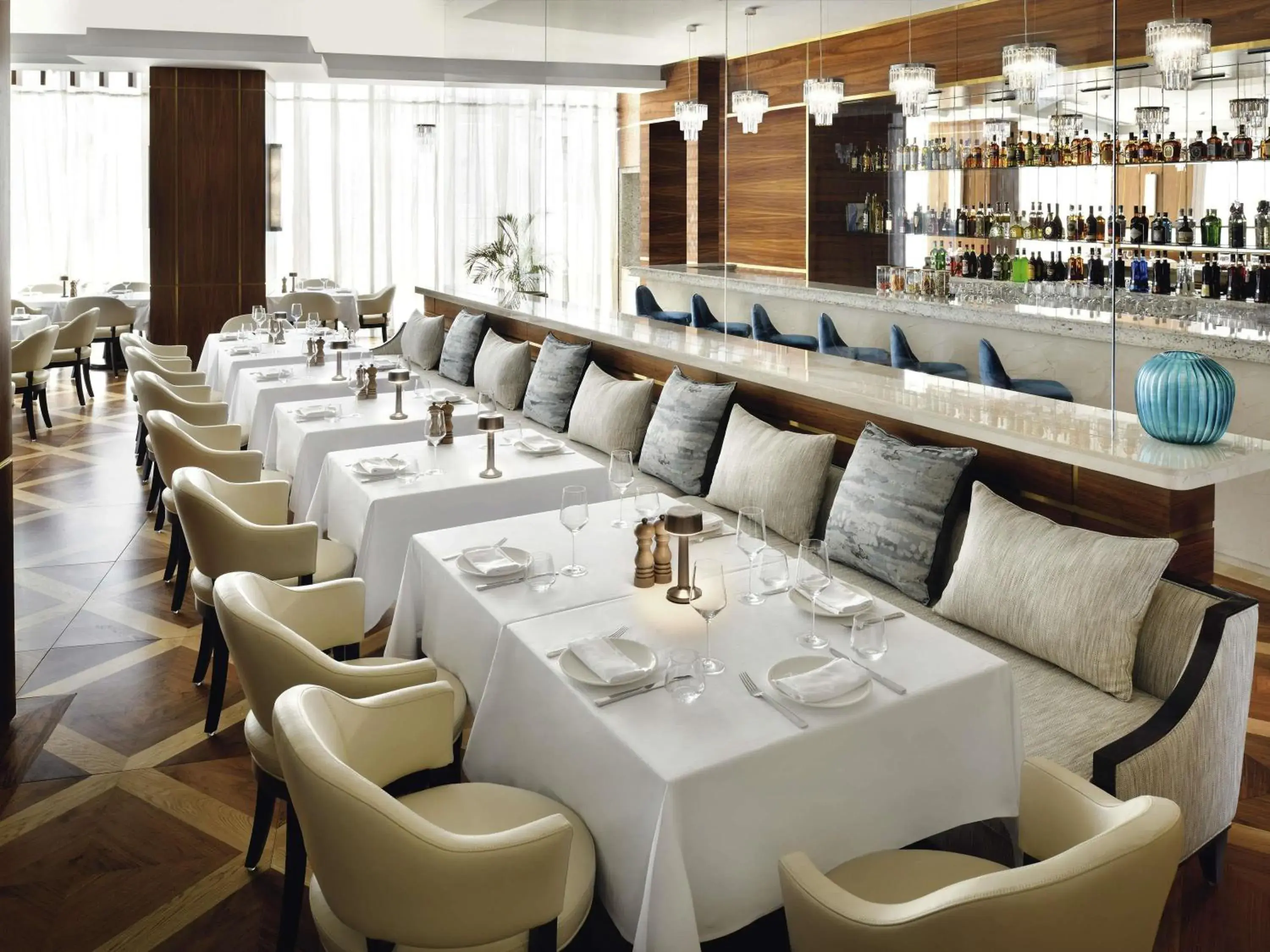 Restaurant/places to eat in Grand Plaza Mövenpick Media City Restaurant/places to eat in Grand Plaza Mövenpick Media City