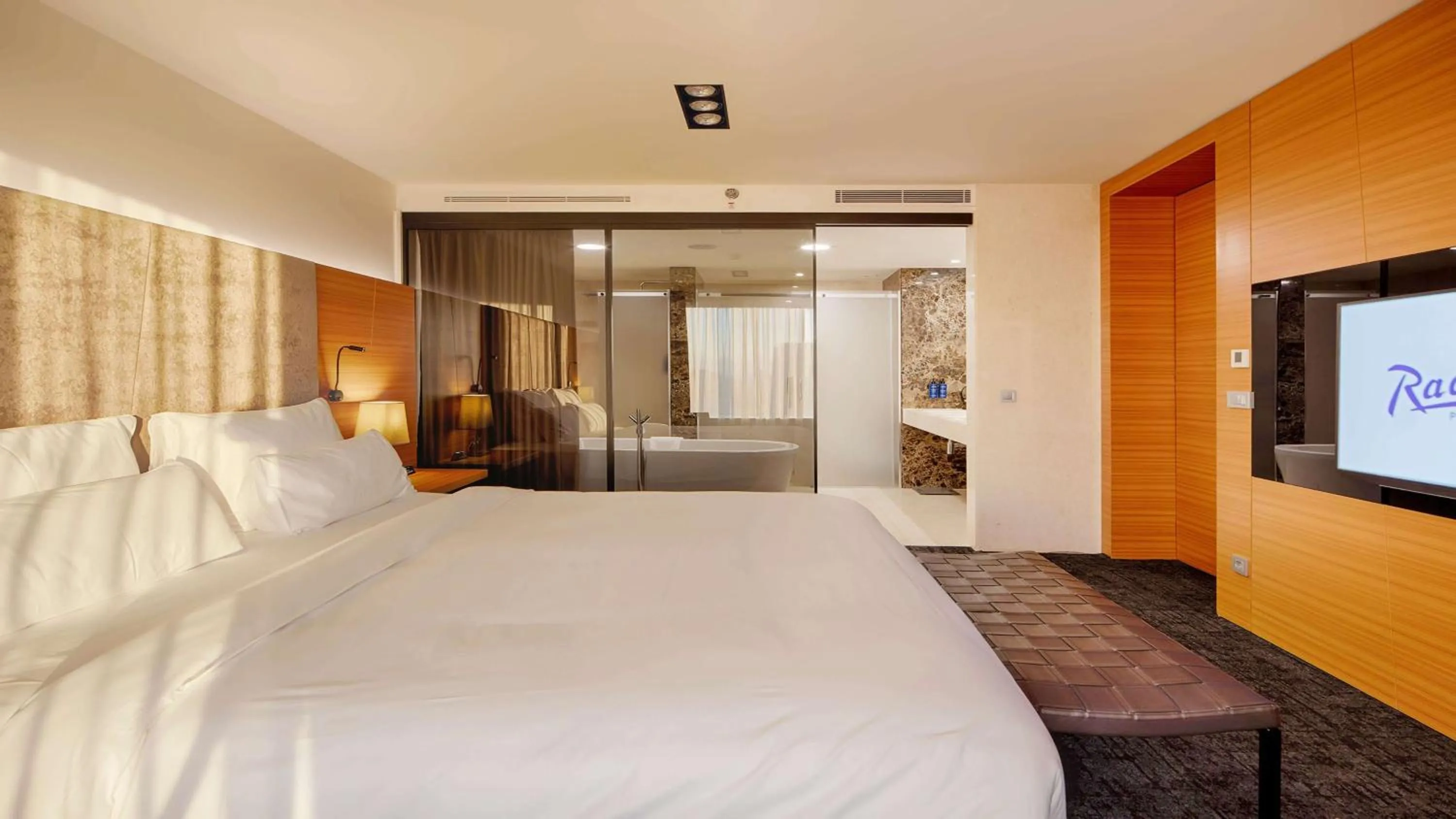 Photo of the whole room, Bed in Radisson Blu Plaza Hotel Ljubljana