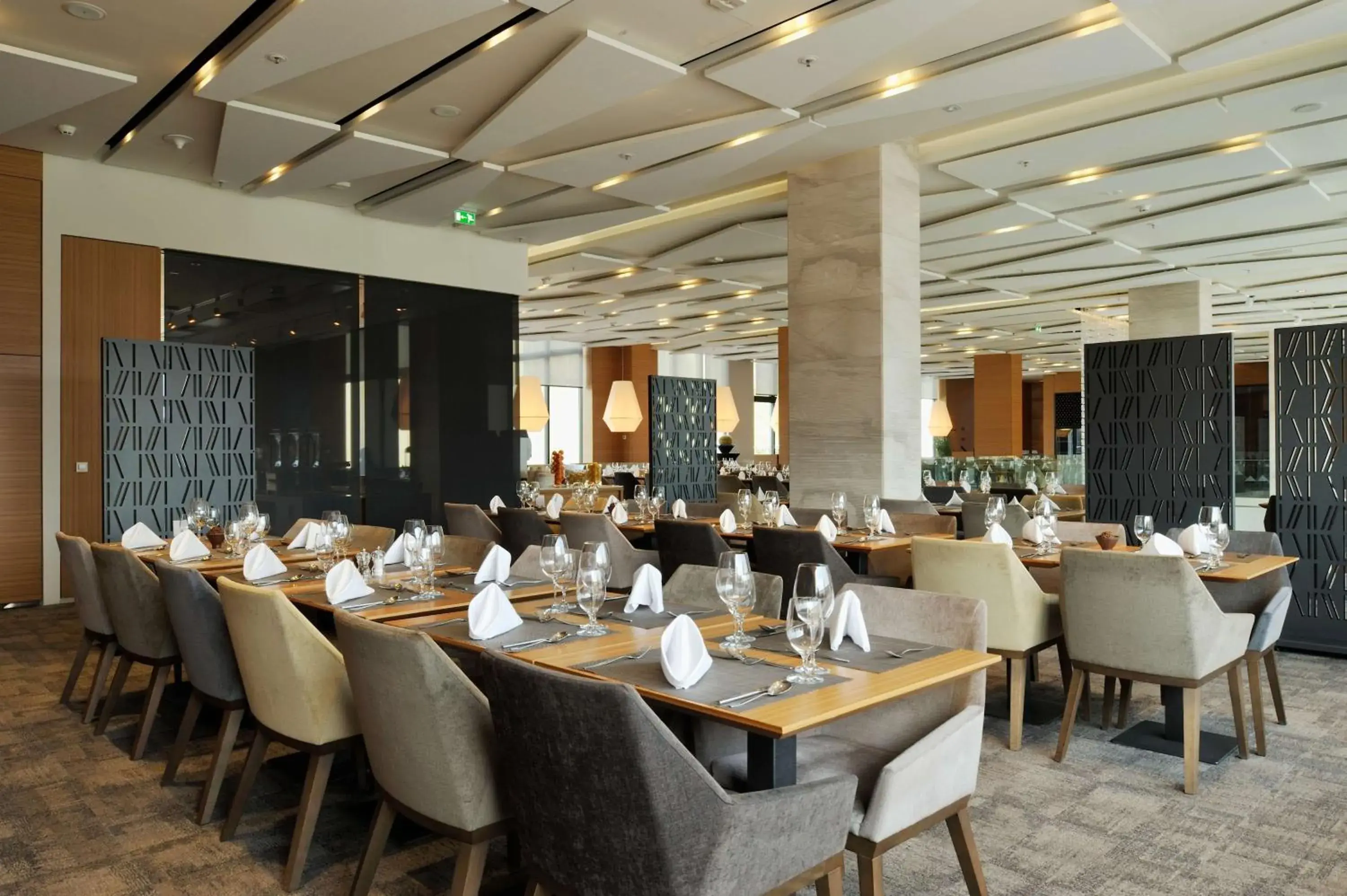 Restaurant/places to eat in Radisson Blu Plaza Hotel Ljubljana Restaurant/places to eat in Radisson Blu Plaza Hotel Ljubljana