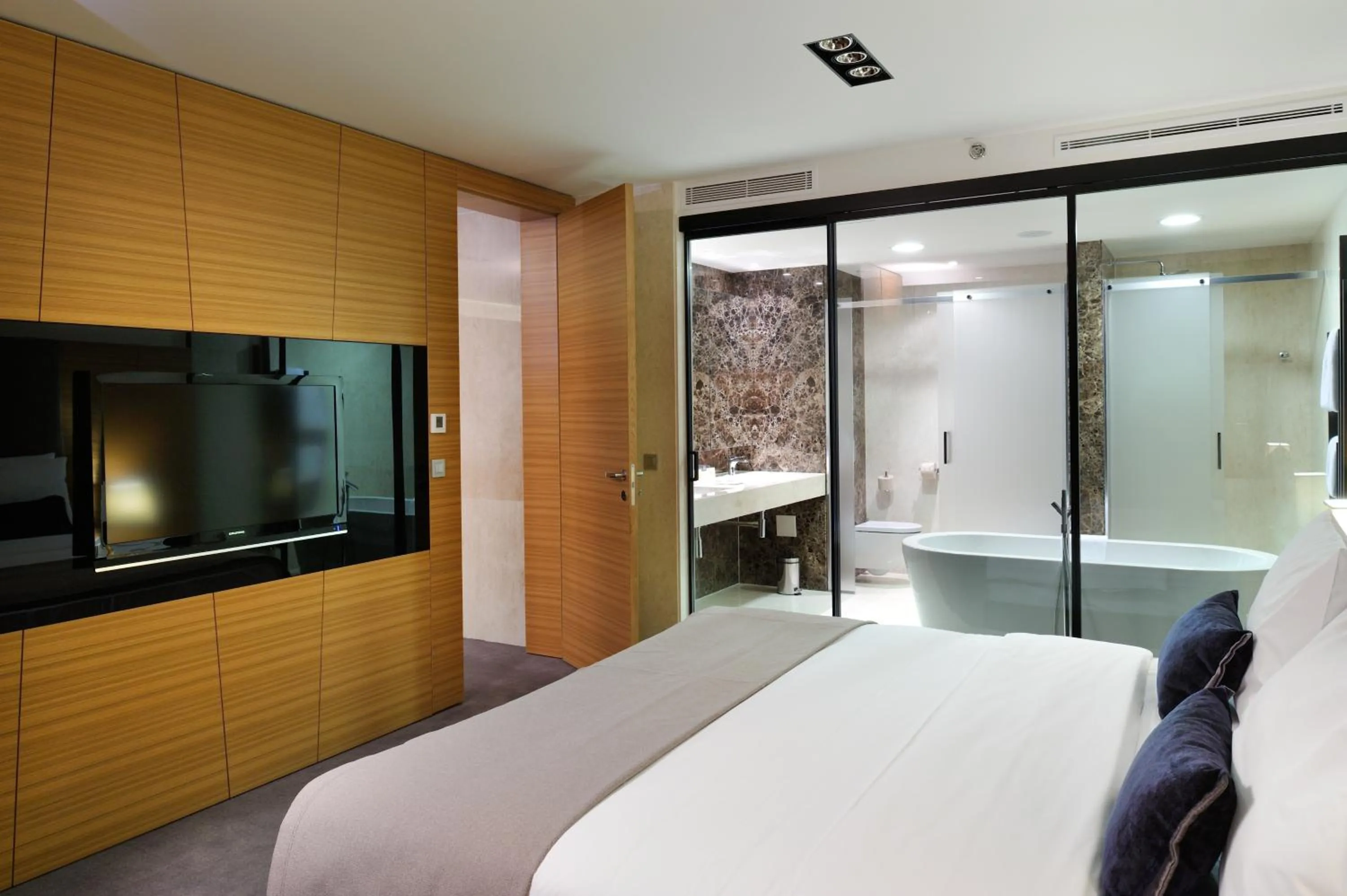 Bed in Radisson Blu Plaza Hotel Ljubljana