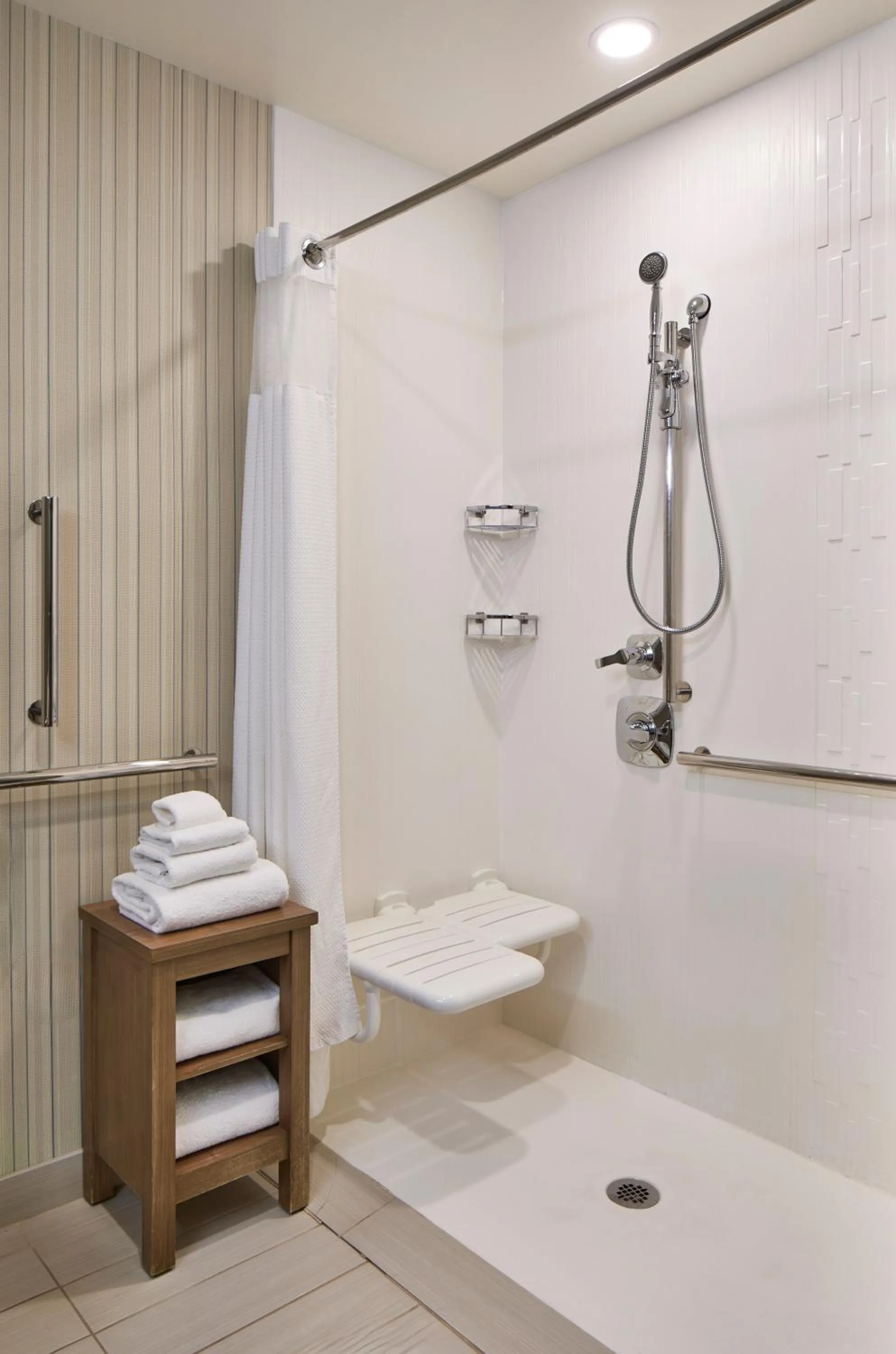 Bathroom in Courtyard by Marriott Albany Troy/Waterfront