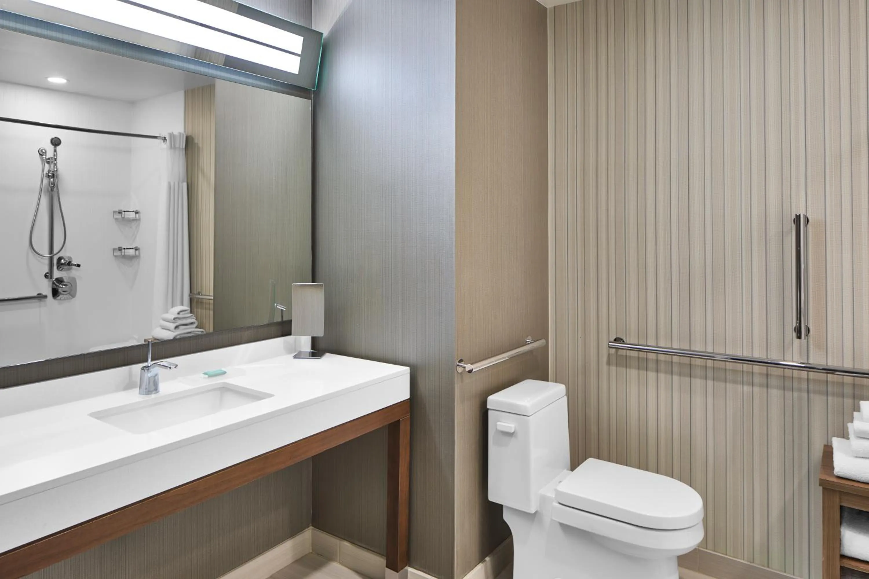 Bathroom in Courtyard by Marriott Albany Troy/Waterfront