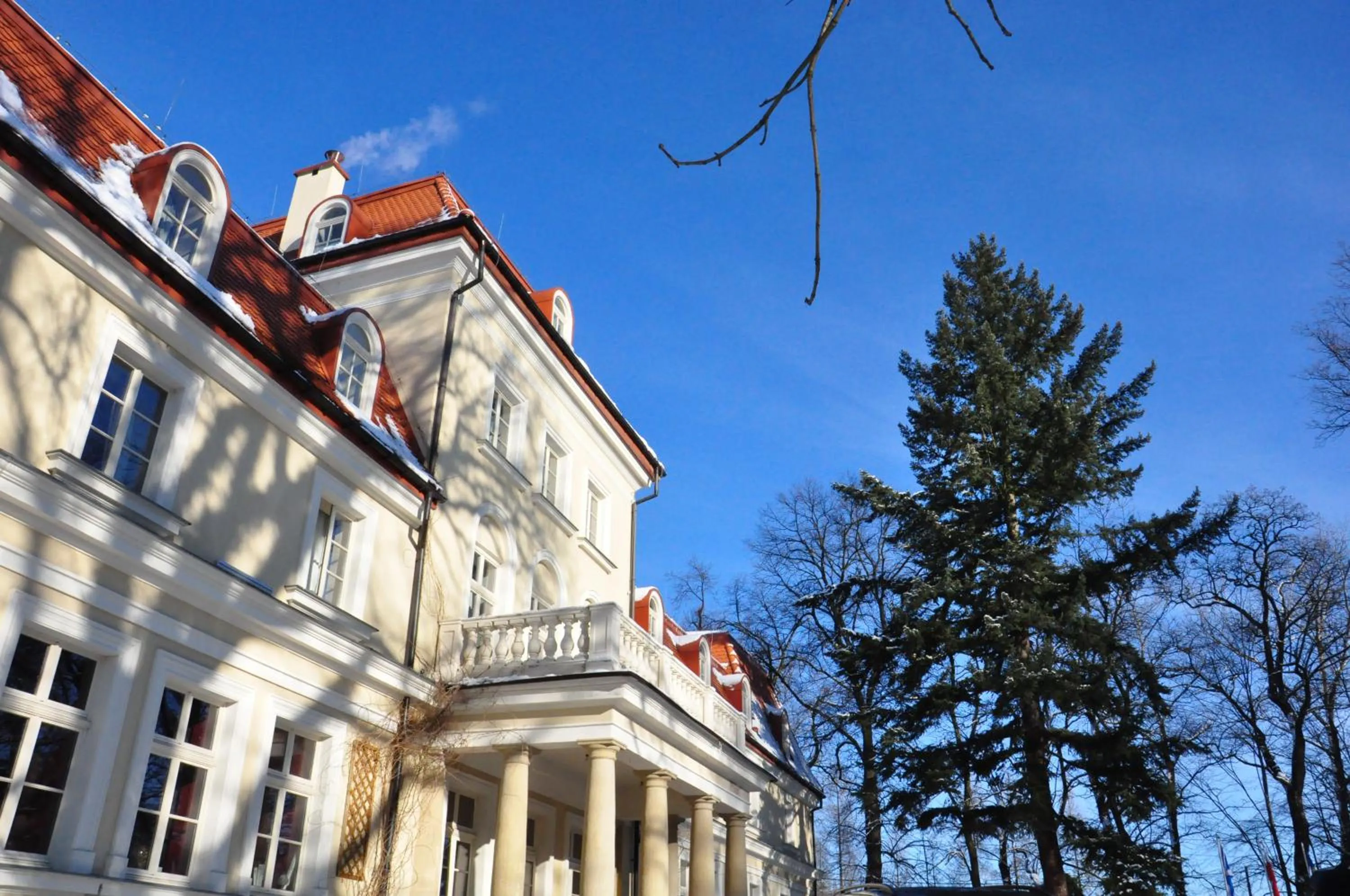 Facade/entrance in Dwór Sieraków