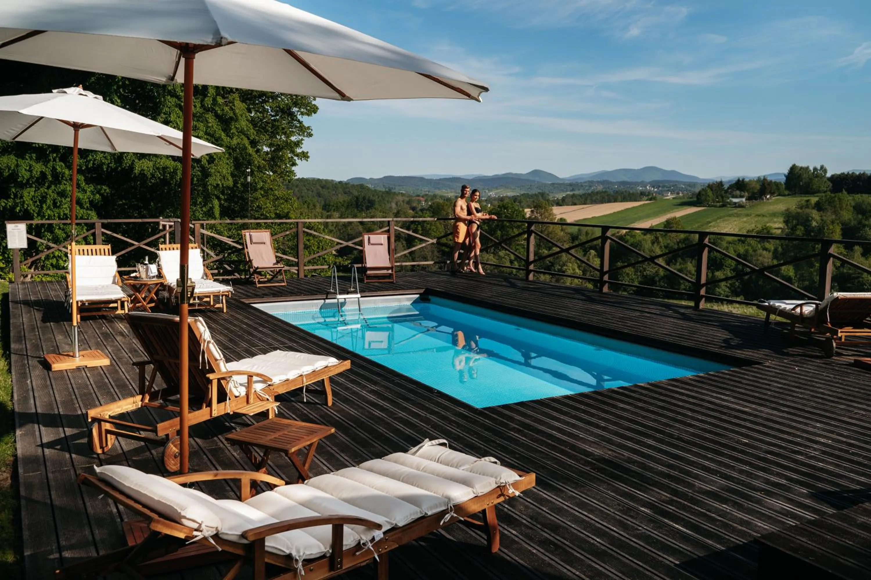 Swimming pool in Dwór Sieraków