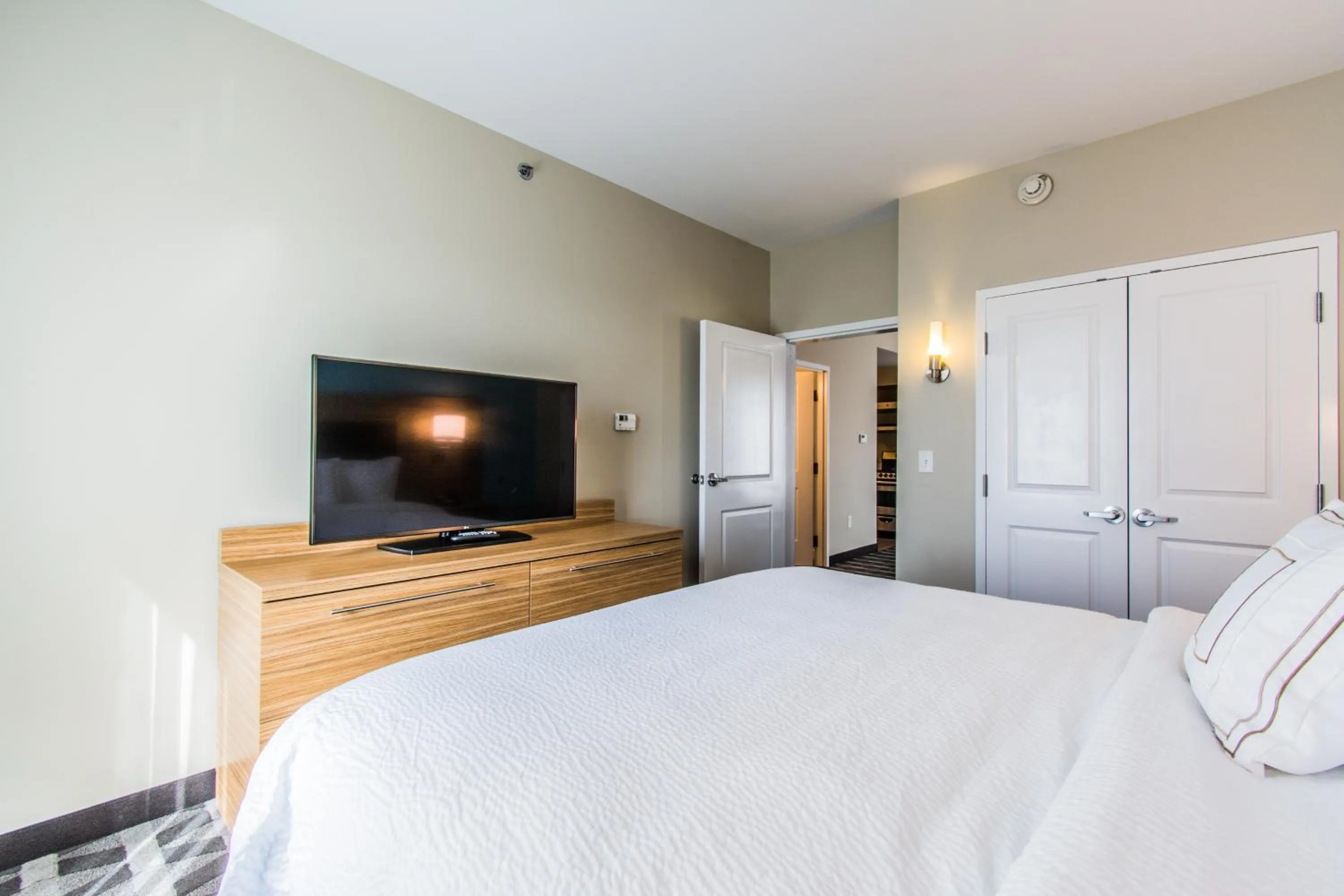 Property building, Bed in TownePlace Suites by Marriott Evansville Newburgh