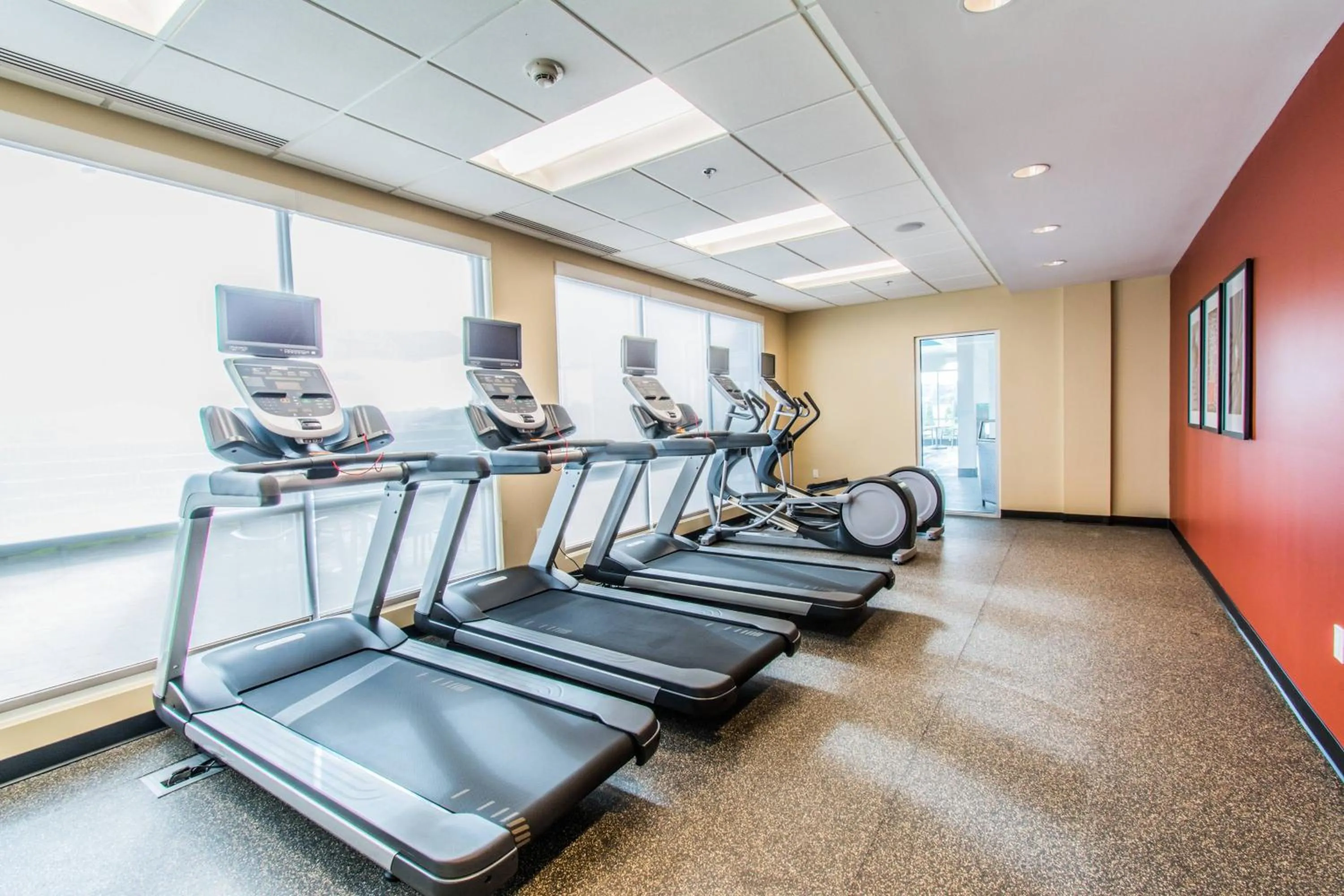 Fitness centre/facilities in TownePlace Suites by Marriott Evansville Newburgh