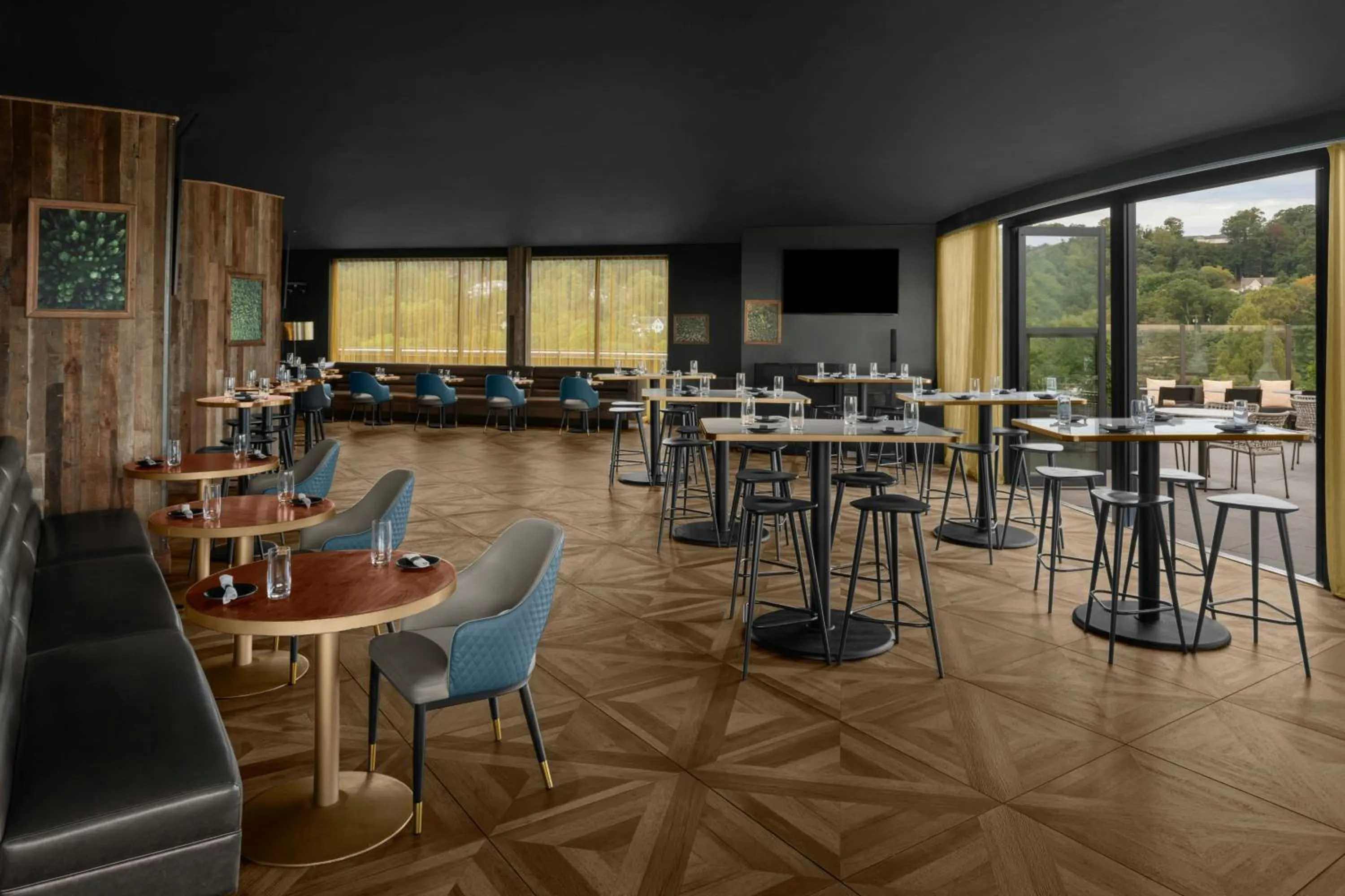 Restaurant/places to eat in The MC, Autograph Collection