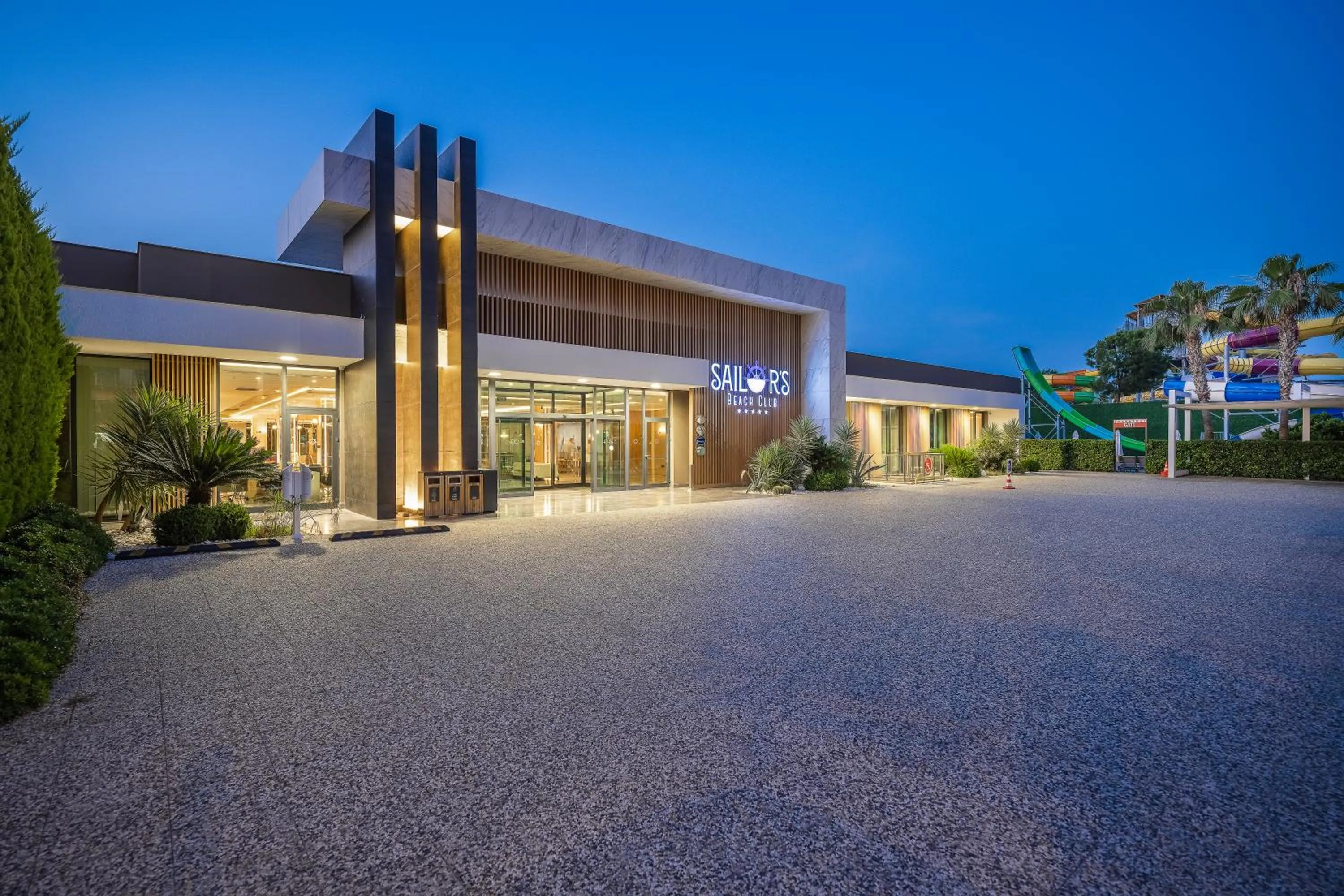 Facade/entrance in Sailor's Beach Club
