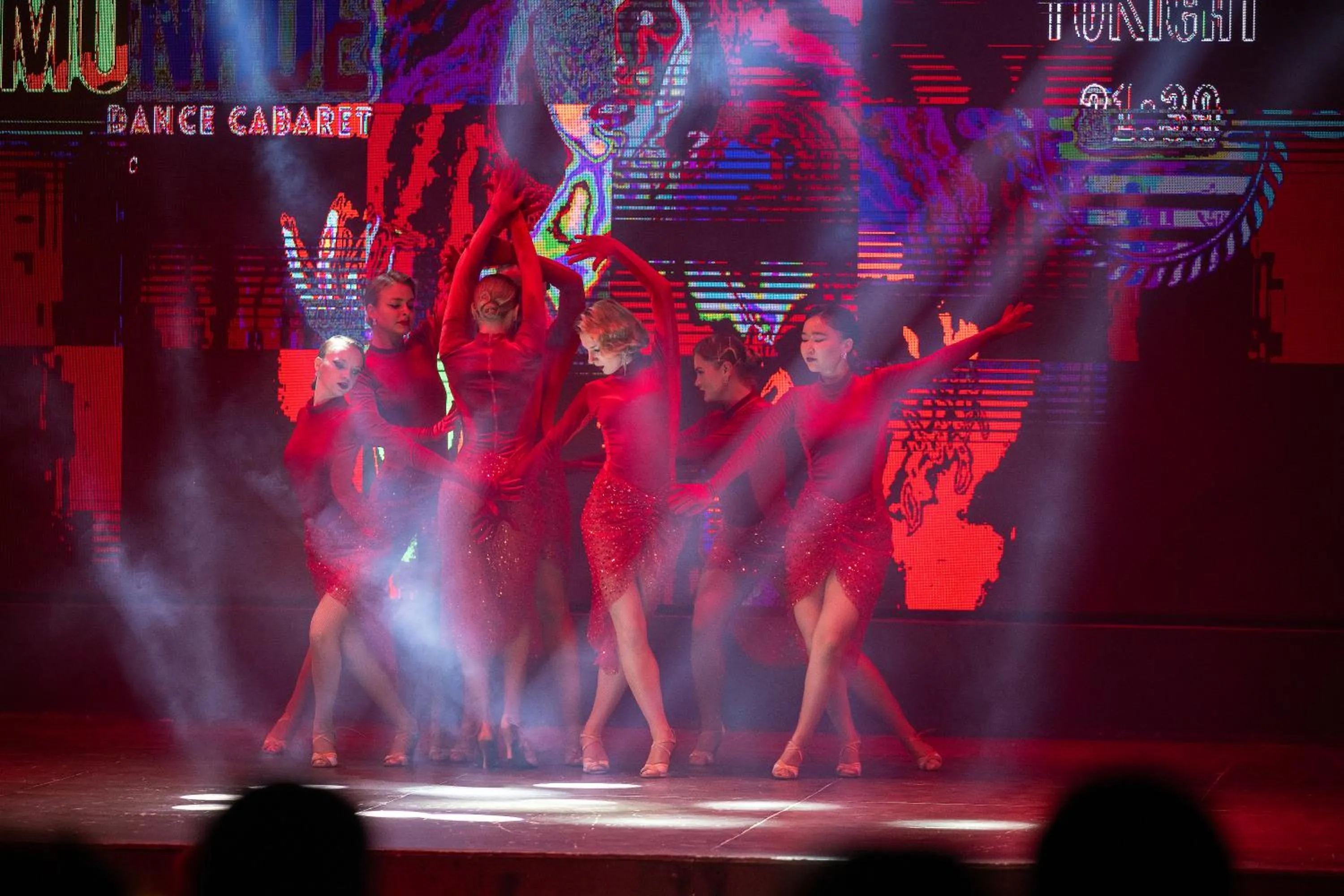 Evening entertainment in Sailor's Beach Club