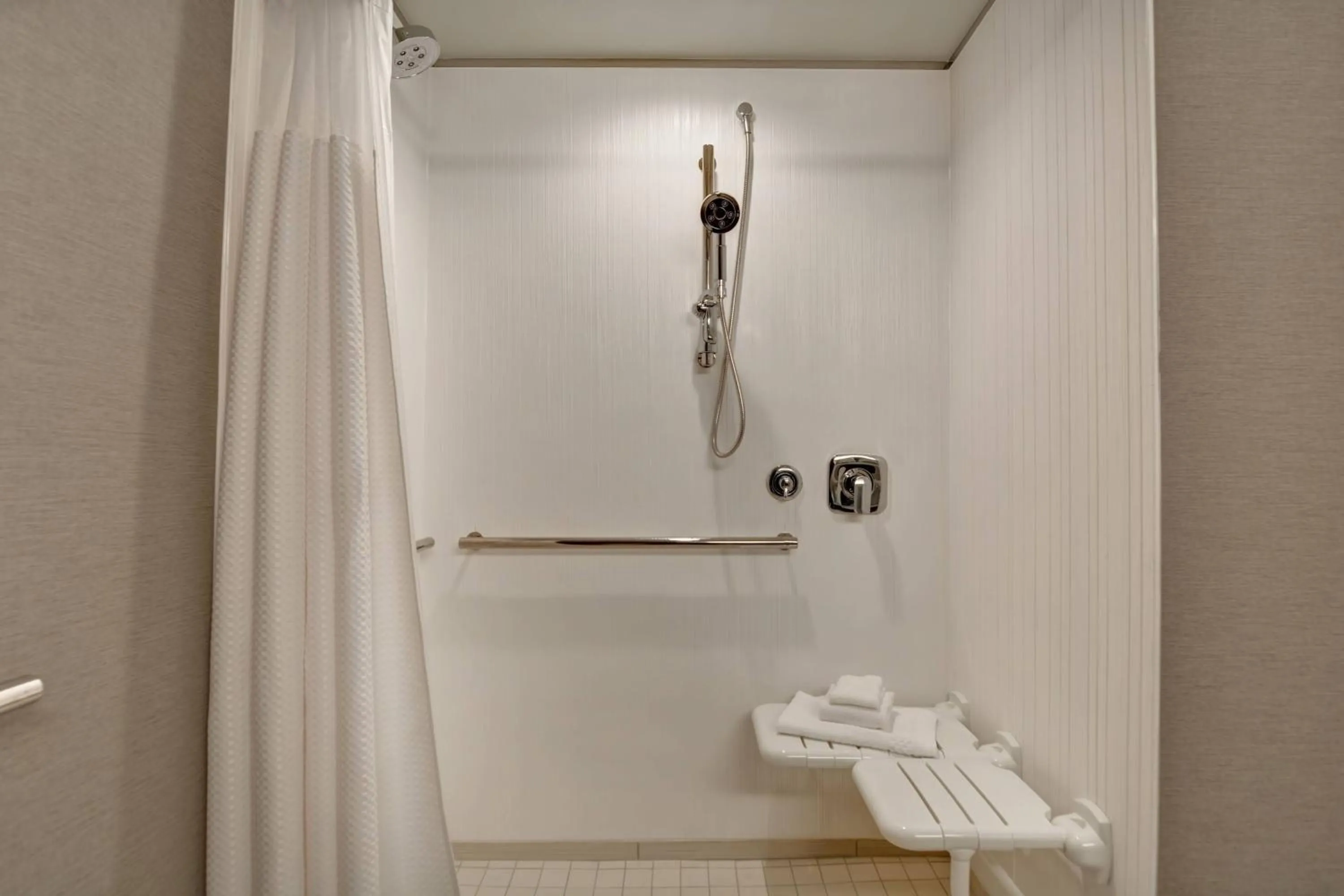 Bathroom in Courtyard by Marriott Jackson Madison