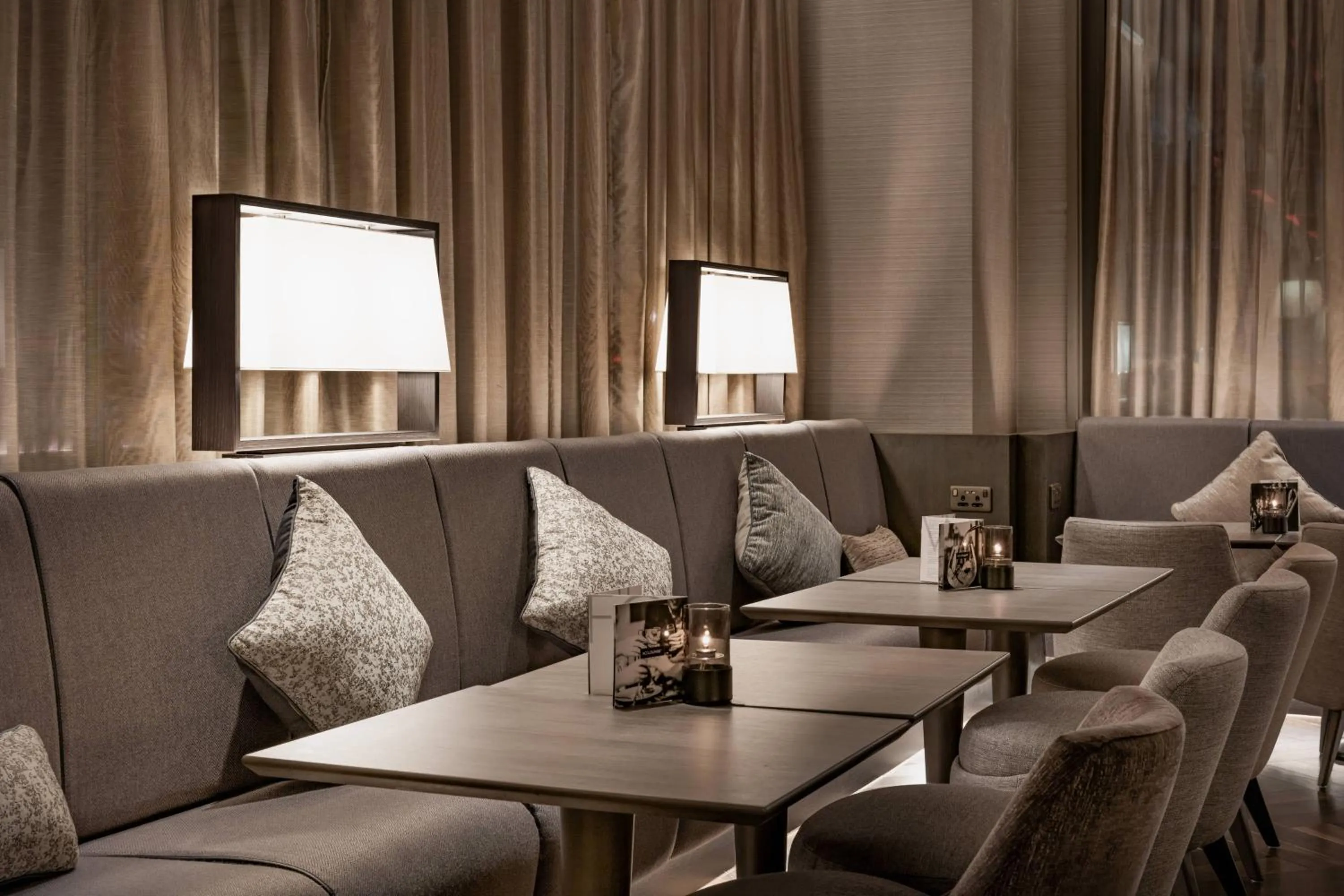 Lounge or bar in AC Hotel by Marriott Manchester City Centre