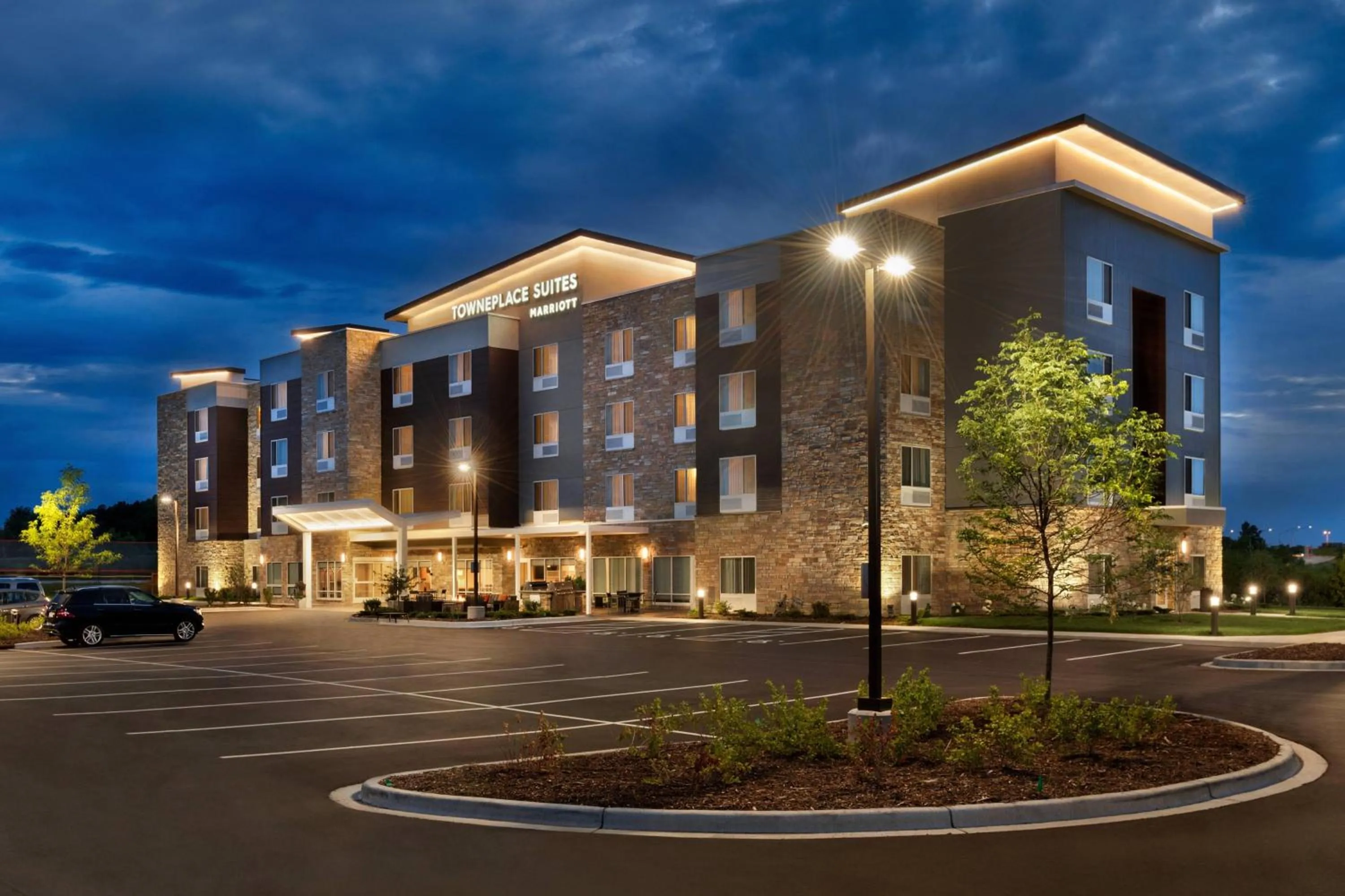 Property building in TownePlace Suites by Marriott Milwaukee Grafton