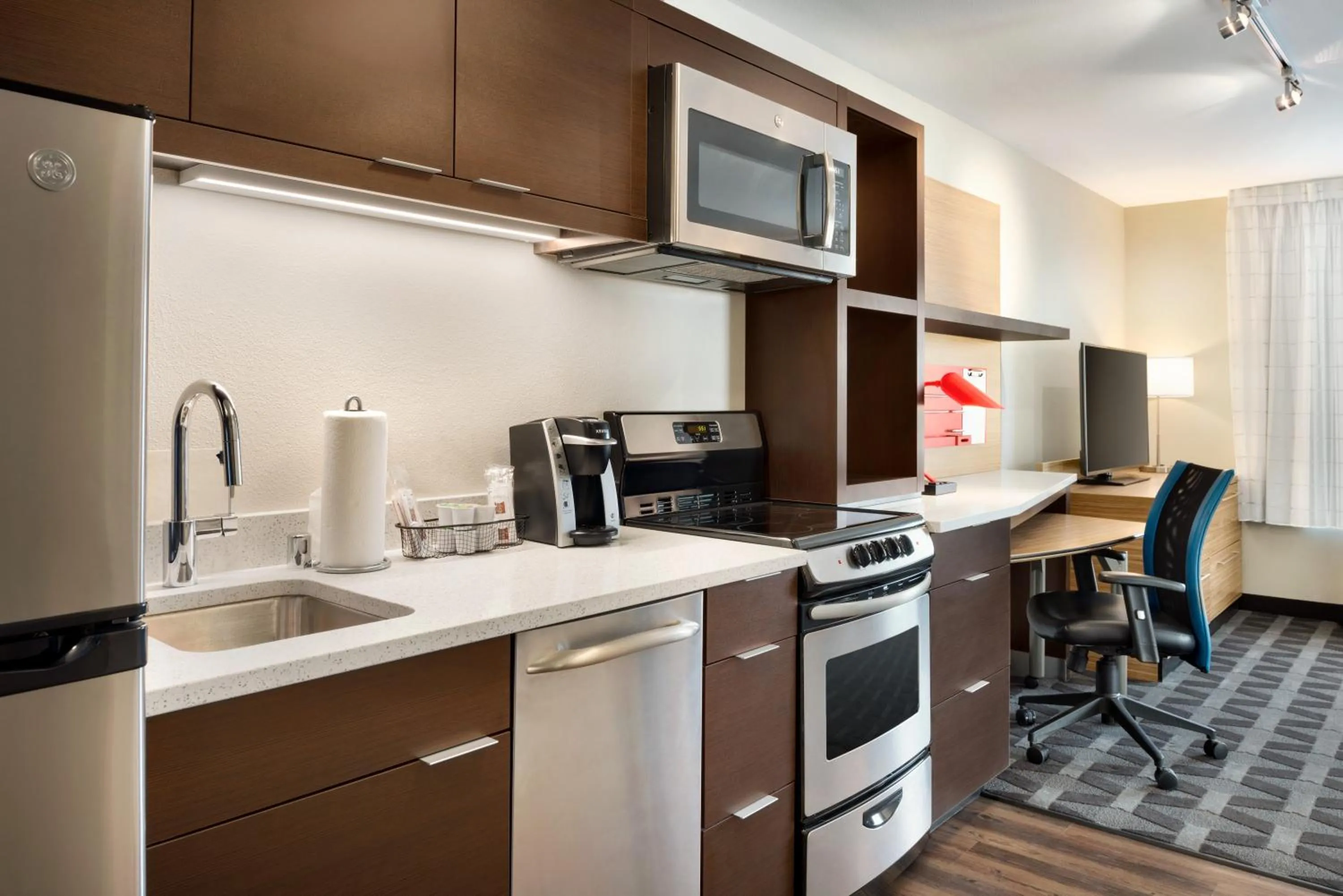 Coffee/tea facilities in TownePlace Suites by Marriott Milwaukee Grafton