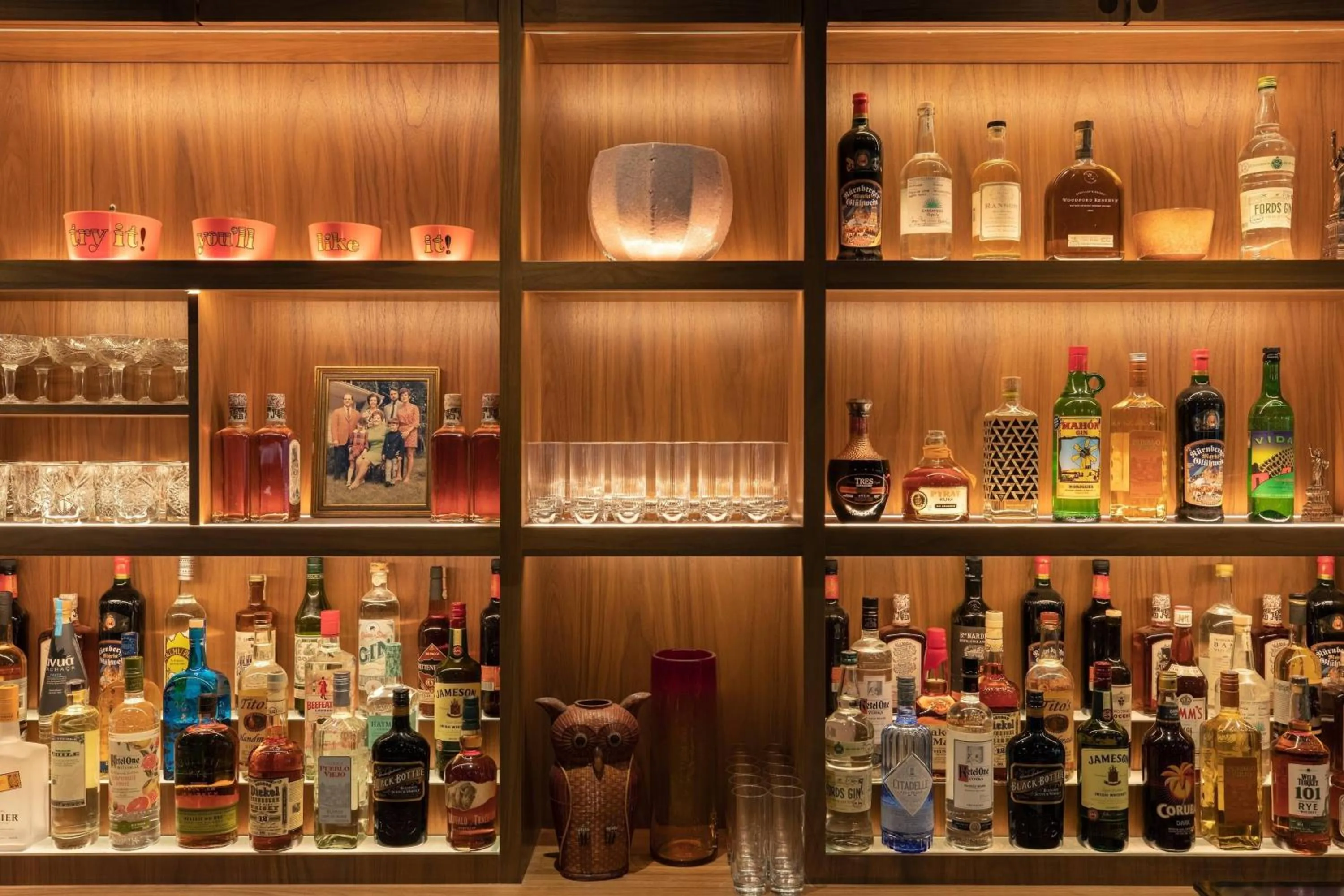 Lounge or bar in Moxy NYC Downtown